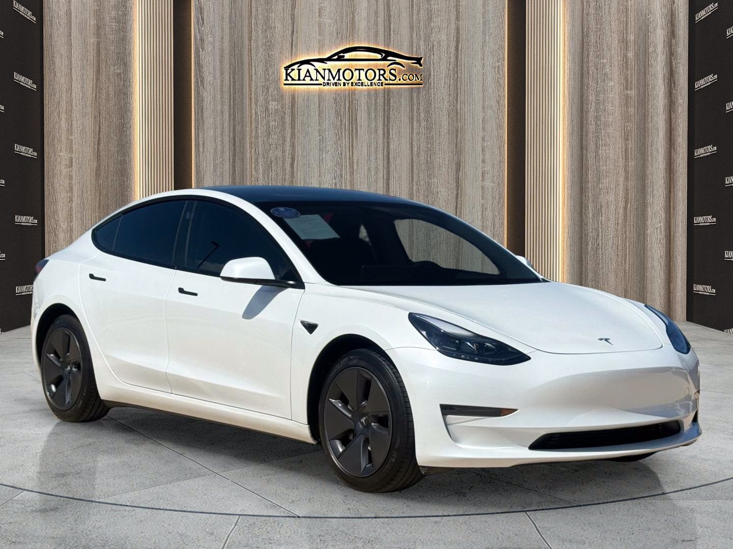 2023 Tesla Model 3 -'s photo