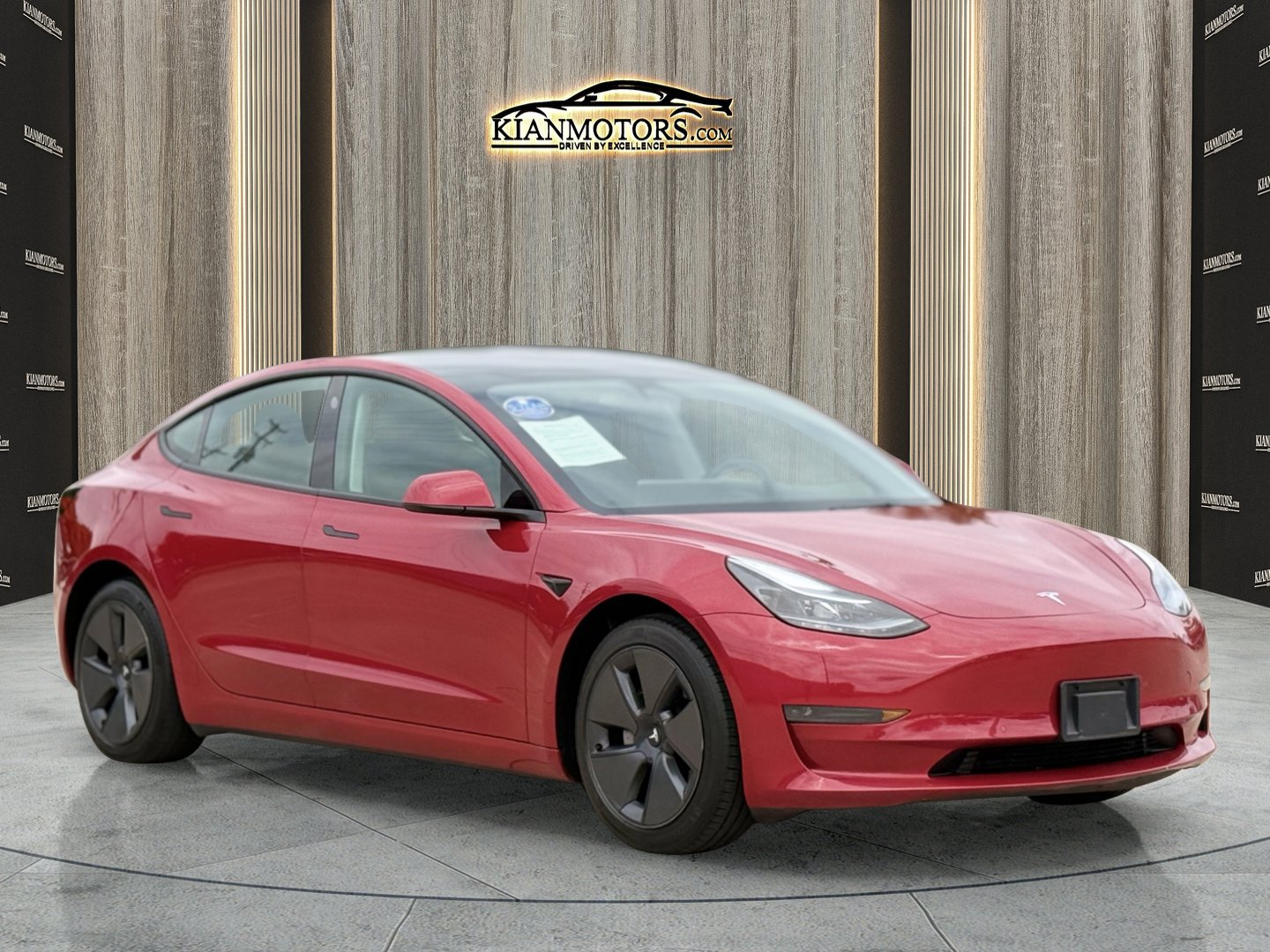 2022 Tesla Model 3 Standard Range Plus's photo