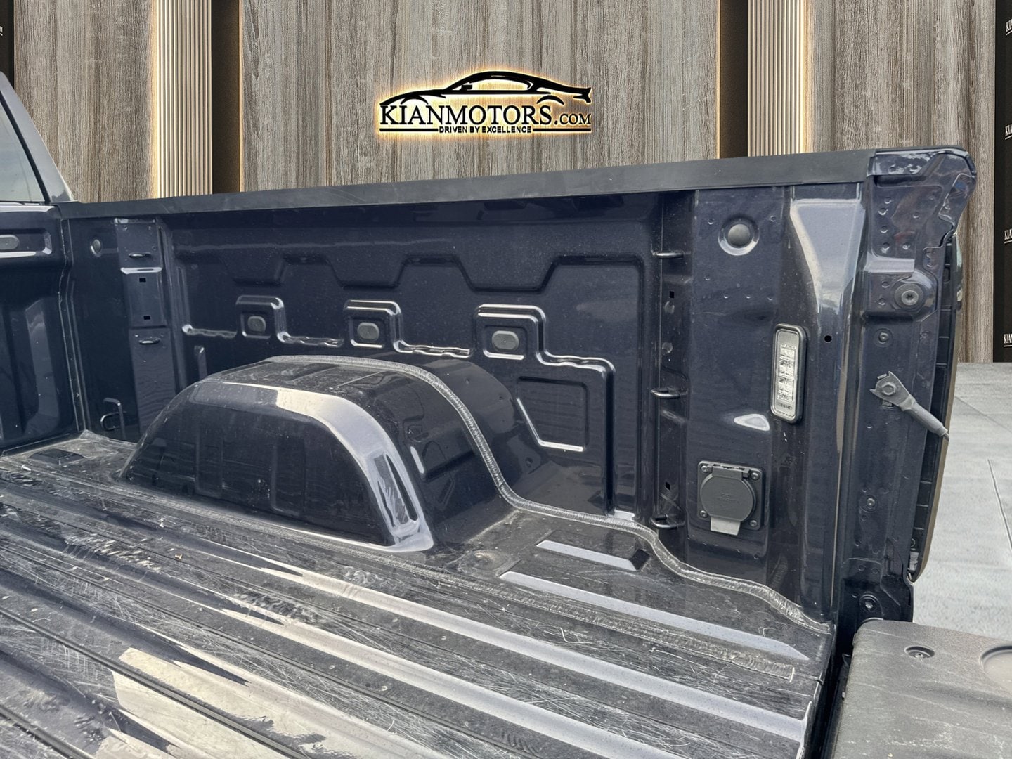 2025 GMC Sierra 1500 SLT - Photo 34