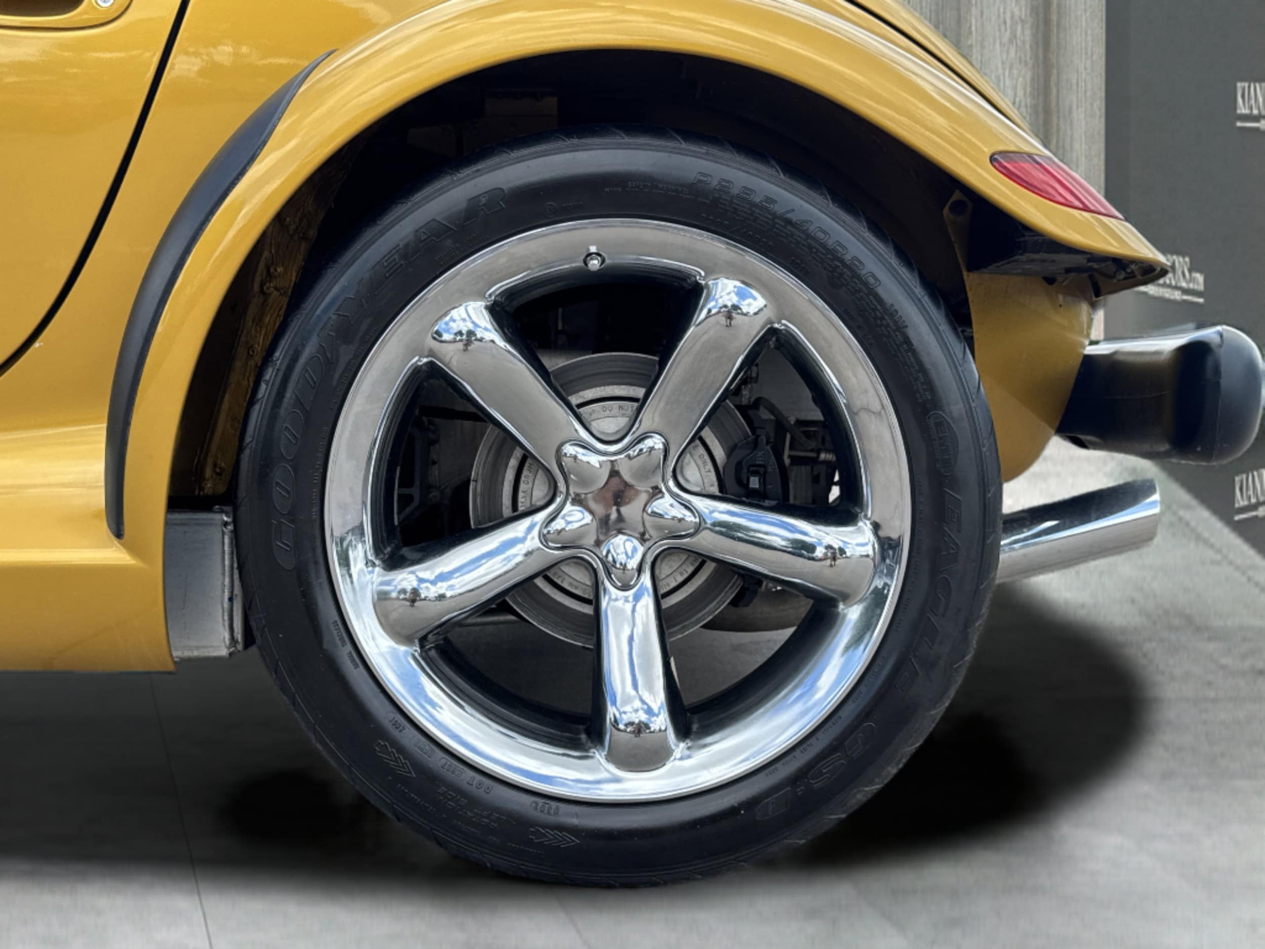2002 Chrysler Prowler Base - Photo 12