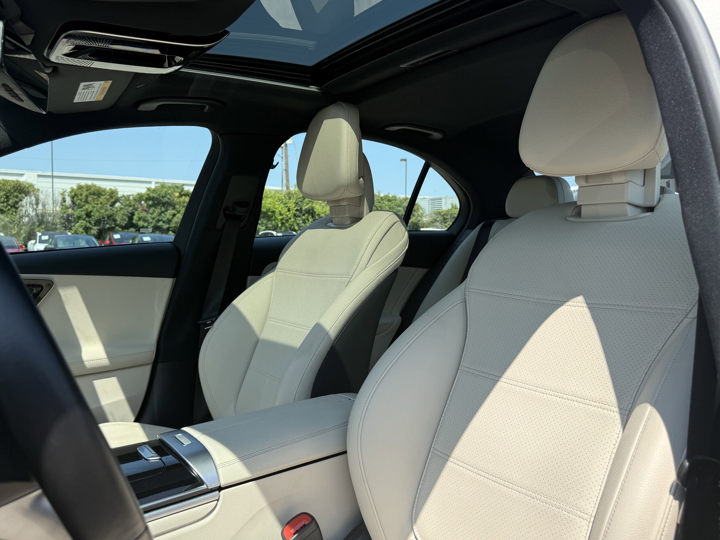 2024 Mercedes Benz C 300 photo 3