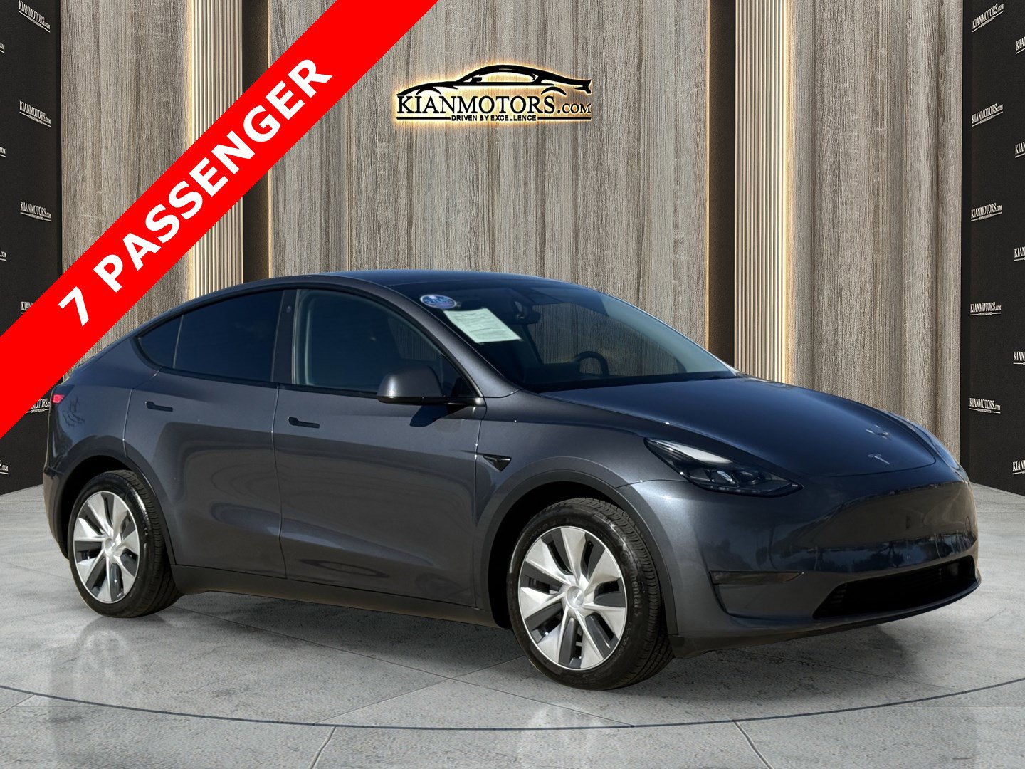 2023 Tesla Model Y Long Range's photo