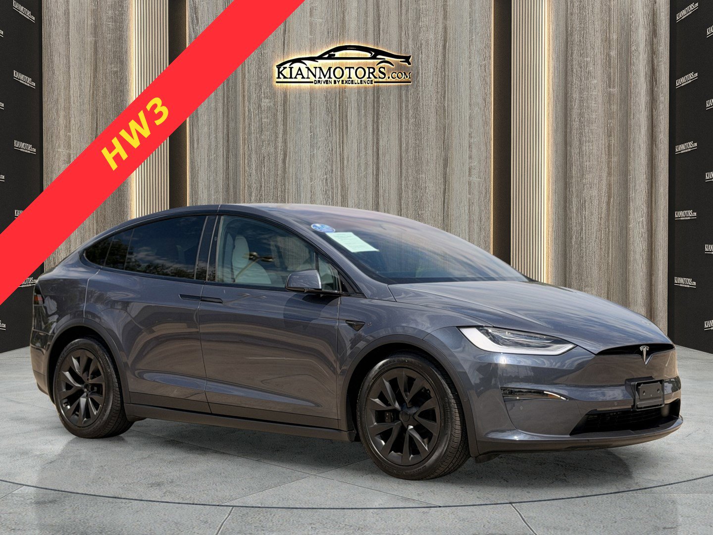 2023 Tesla Model X Long Range's photo