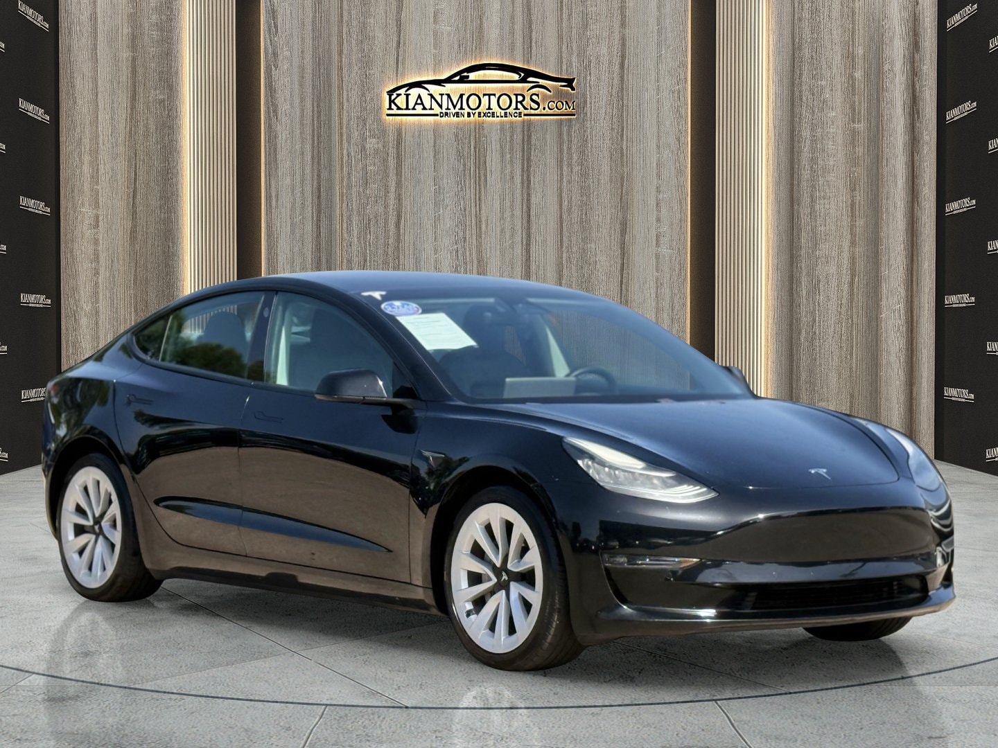 2021 Tesla Model 3 Standard Range Plus's photo