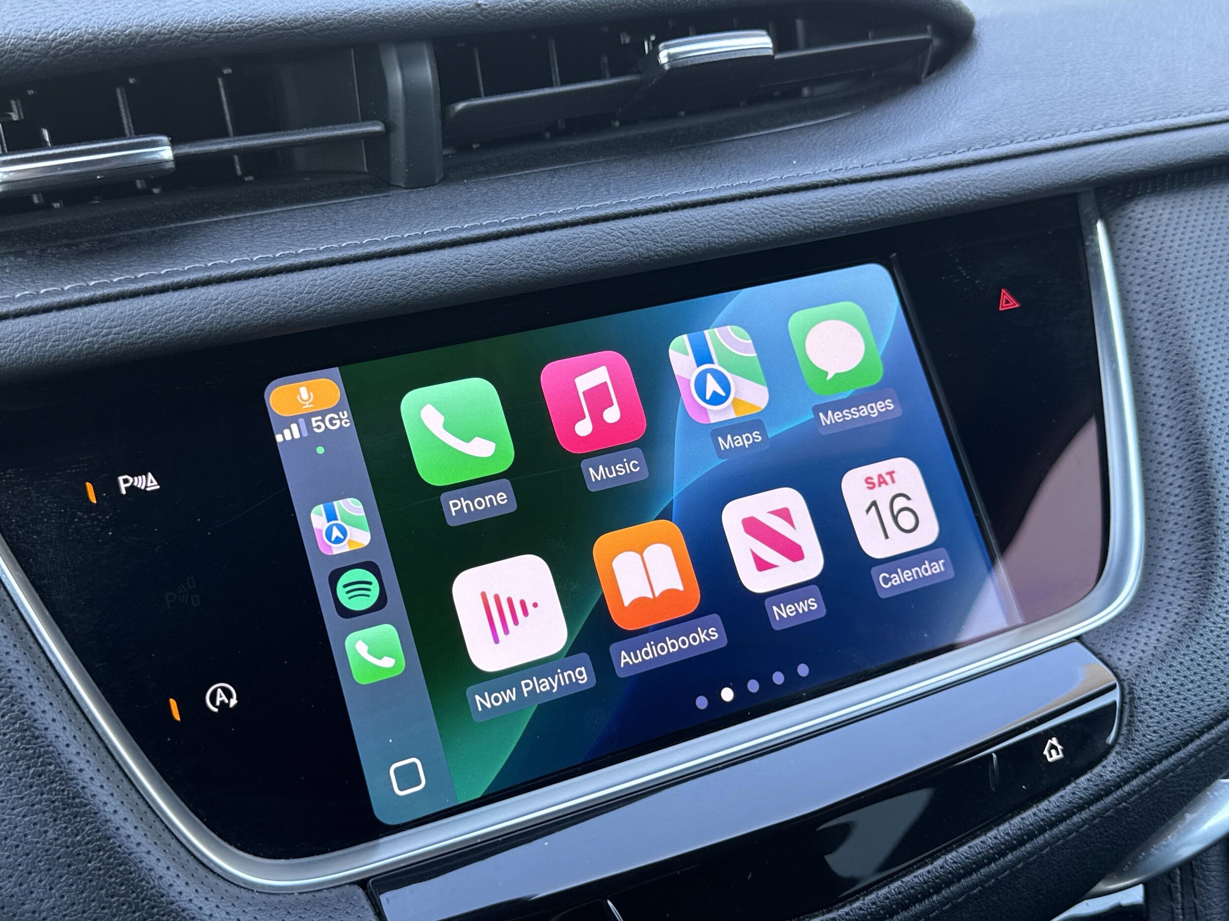 2023 Cadillac XT5 Premium Luxury photo 2