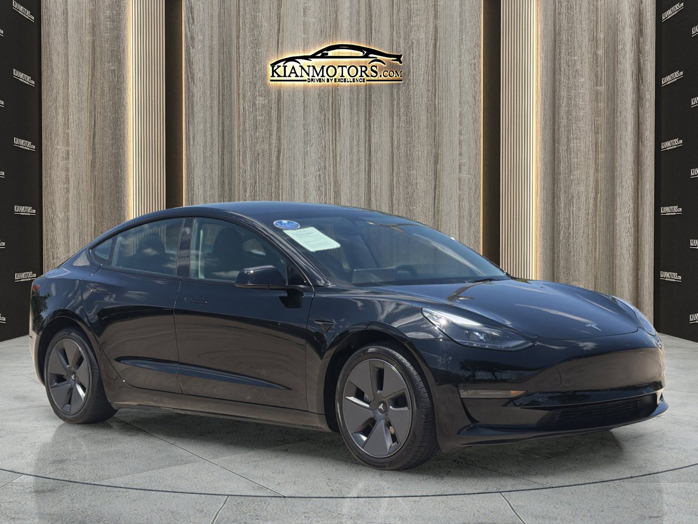 2023 Tesla Model 3 -'s photo