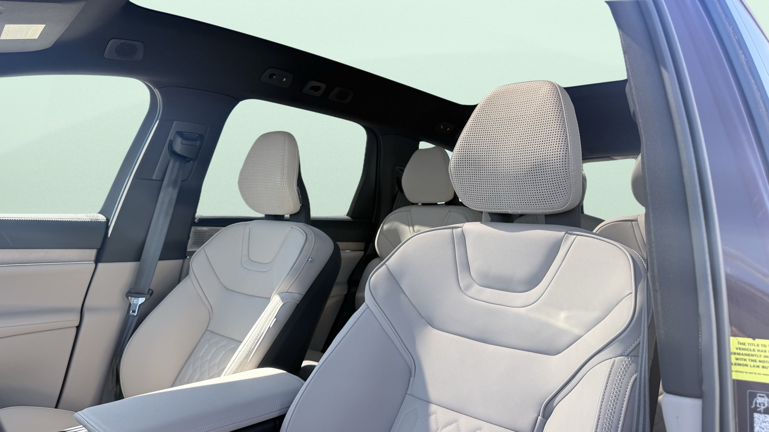 2025 Volvo EX90 3
