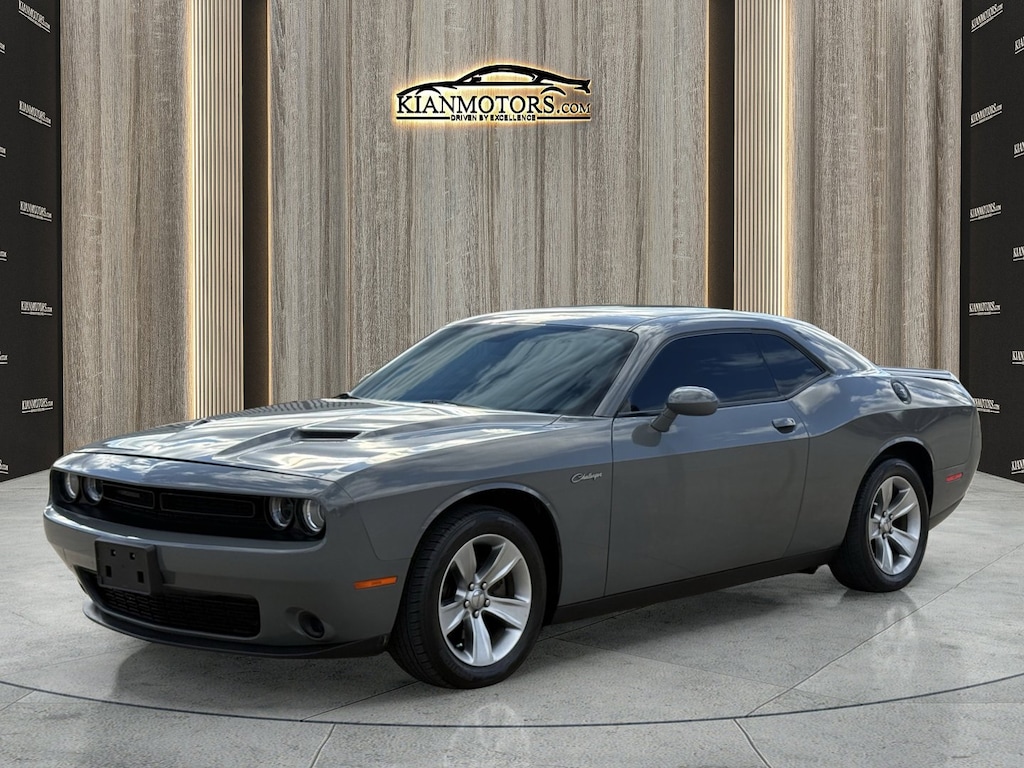 Used 2017 Dodge Challenger SXT Coupe
