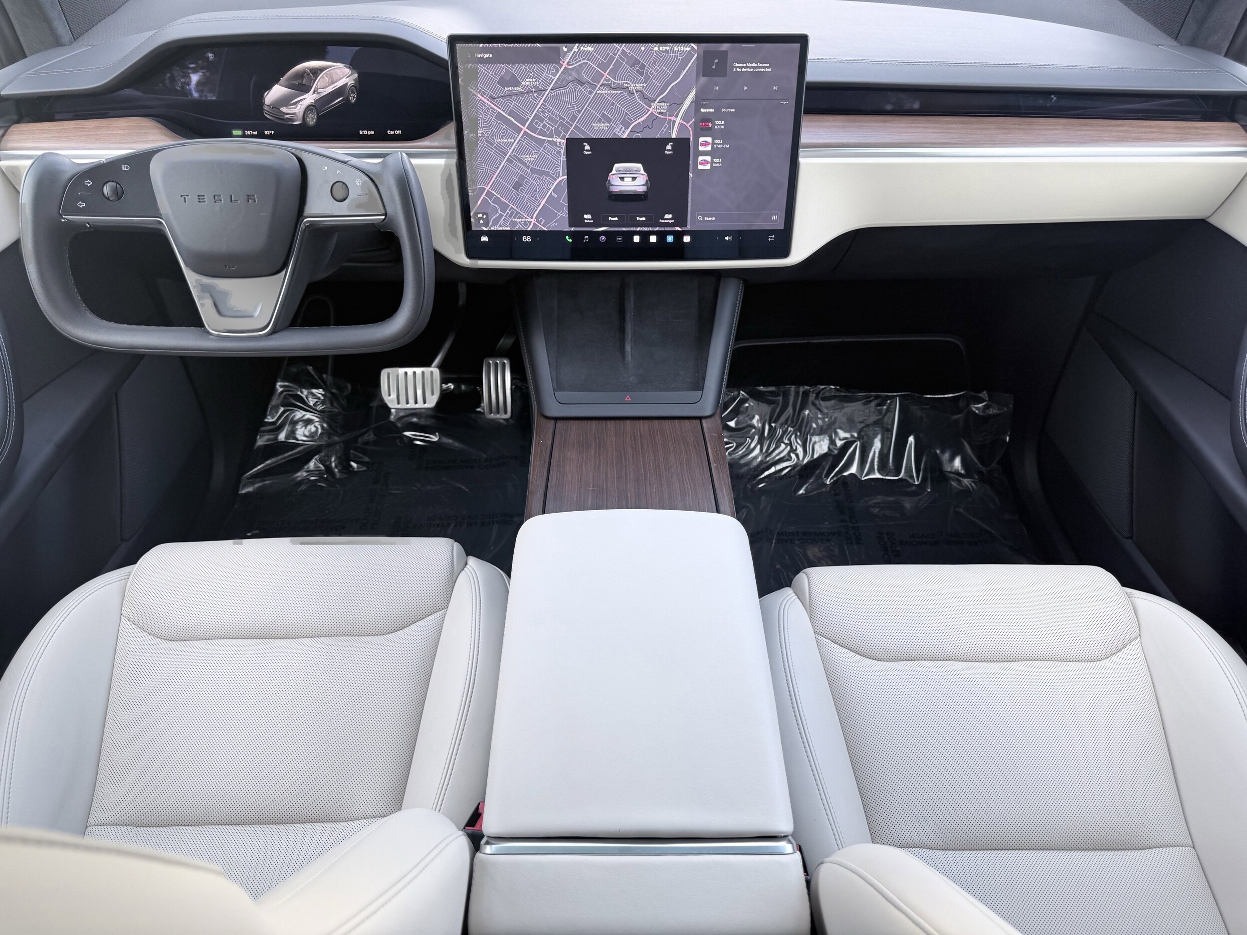 2023 Tesla Model X Standard Range photo 2
