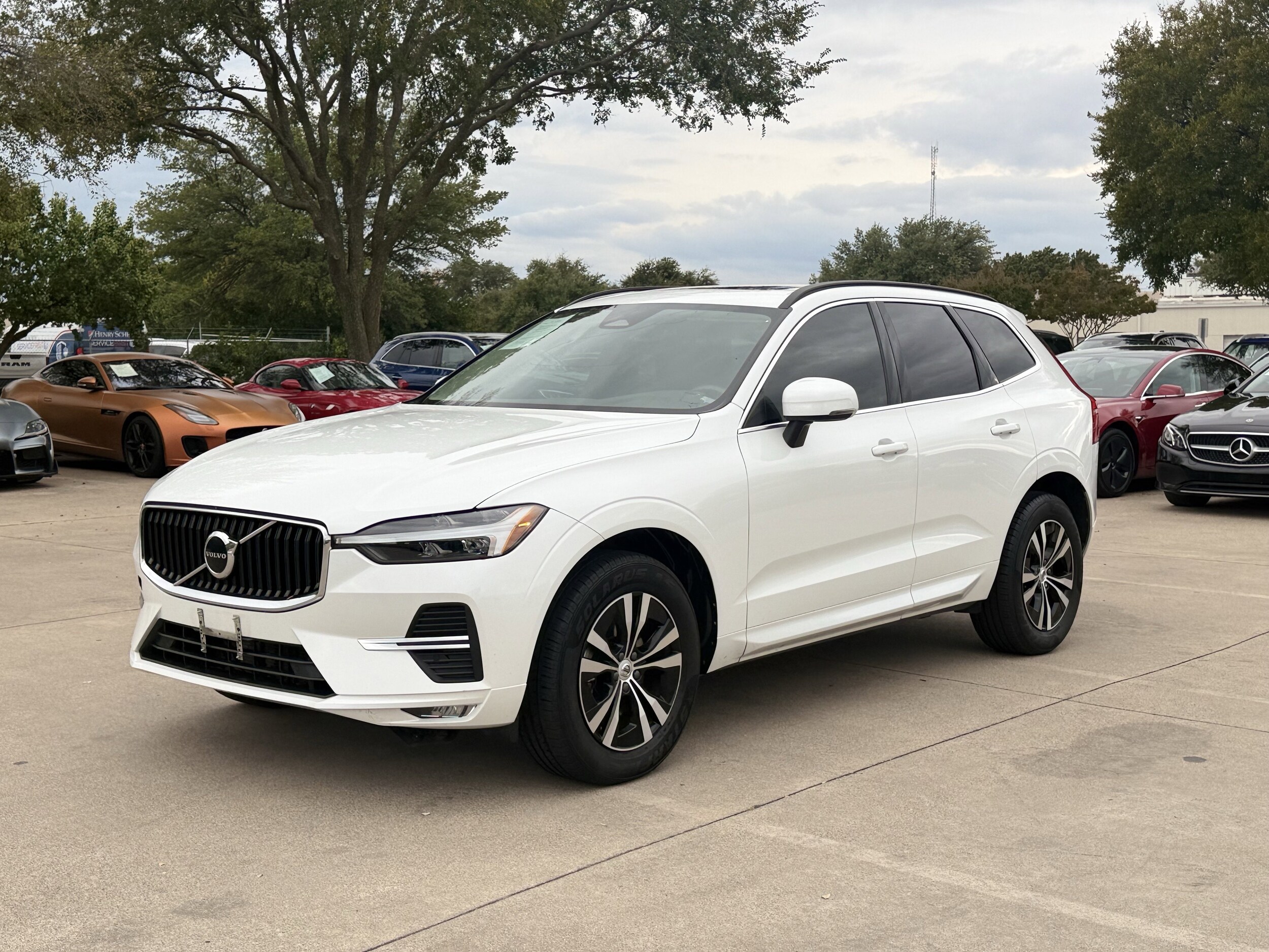 2023 Volvo XC60 Core photo 2