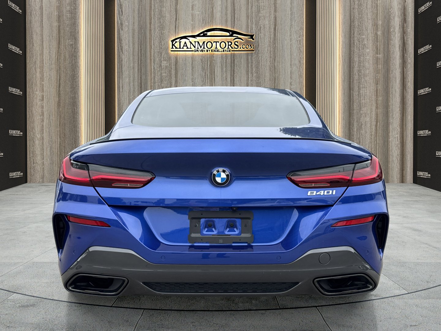 2025 BMW 8 Series 840i - Photo 9