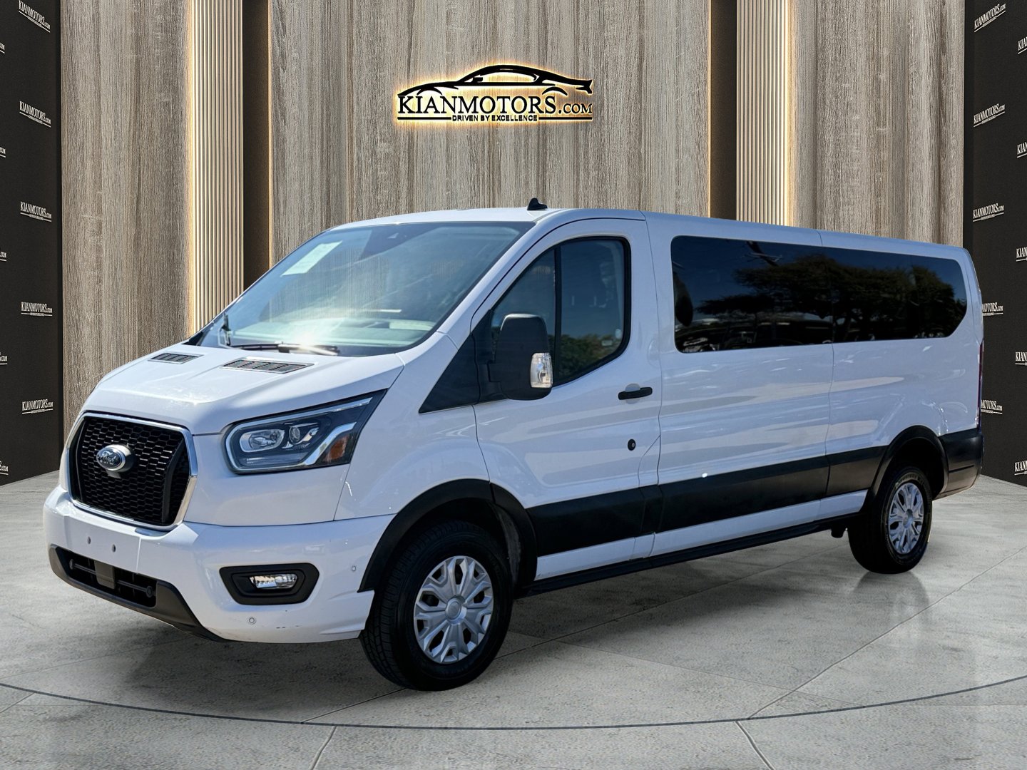 2023 Ford Transit photo 3