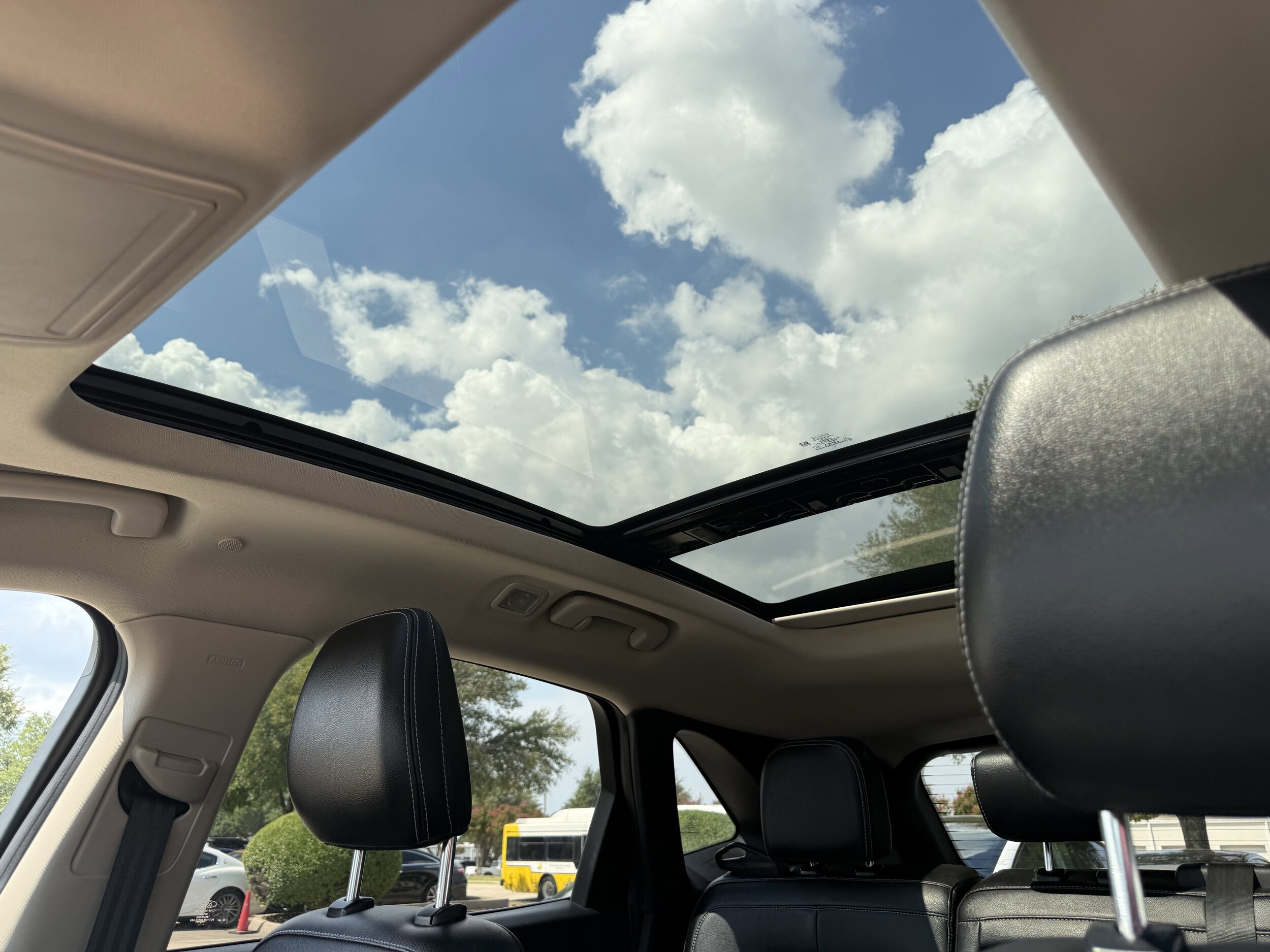 2020 Ford Escape Titanium Hybrid photo 3