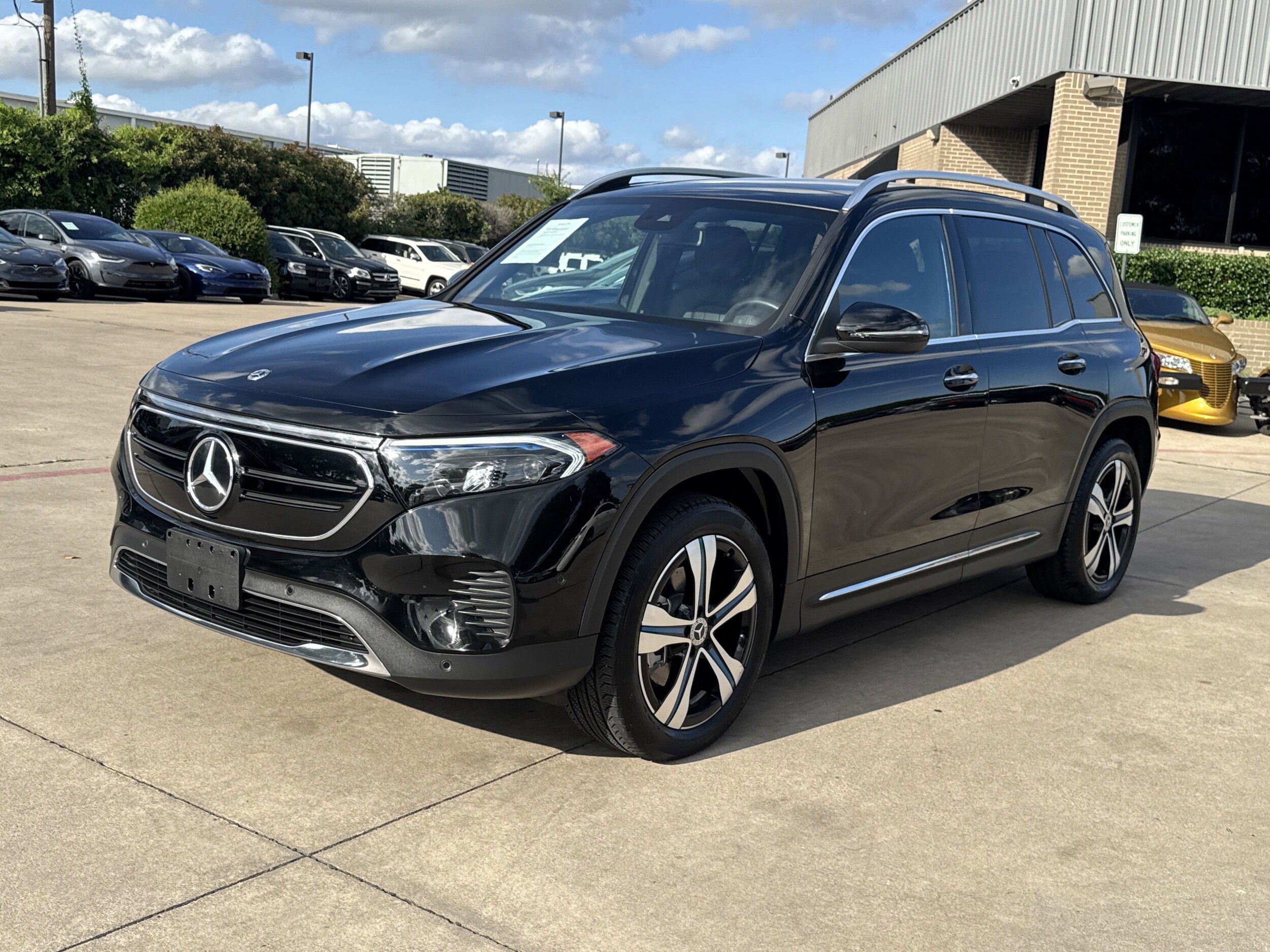 2023 Mercedes Benz EQB 350 4MATIC photo 3