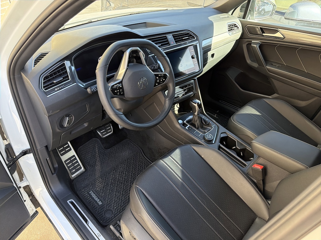 Used 2024 Volkswagen Tiguan SE R-Line Black SUV