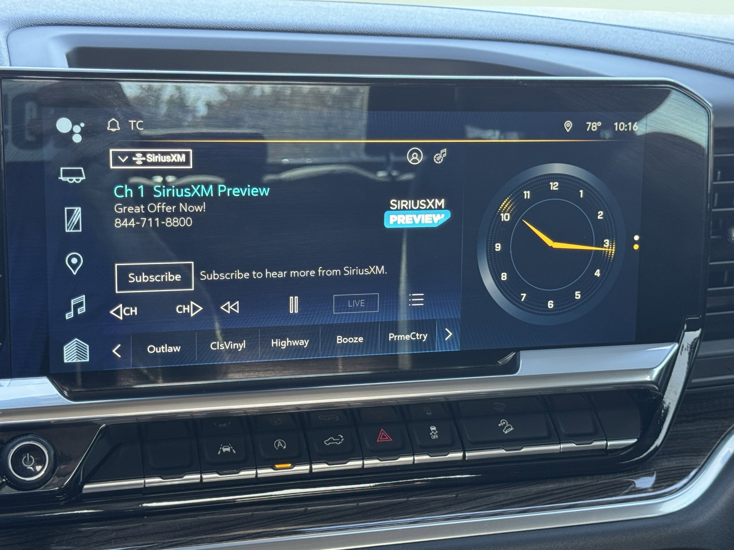 2023 Chevrolet Silverado 1500 RST photo 3