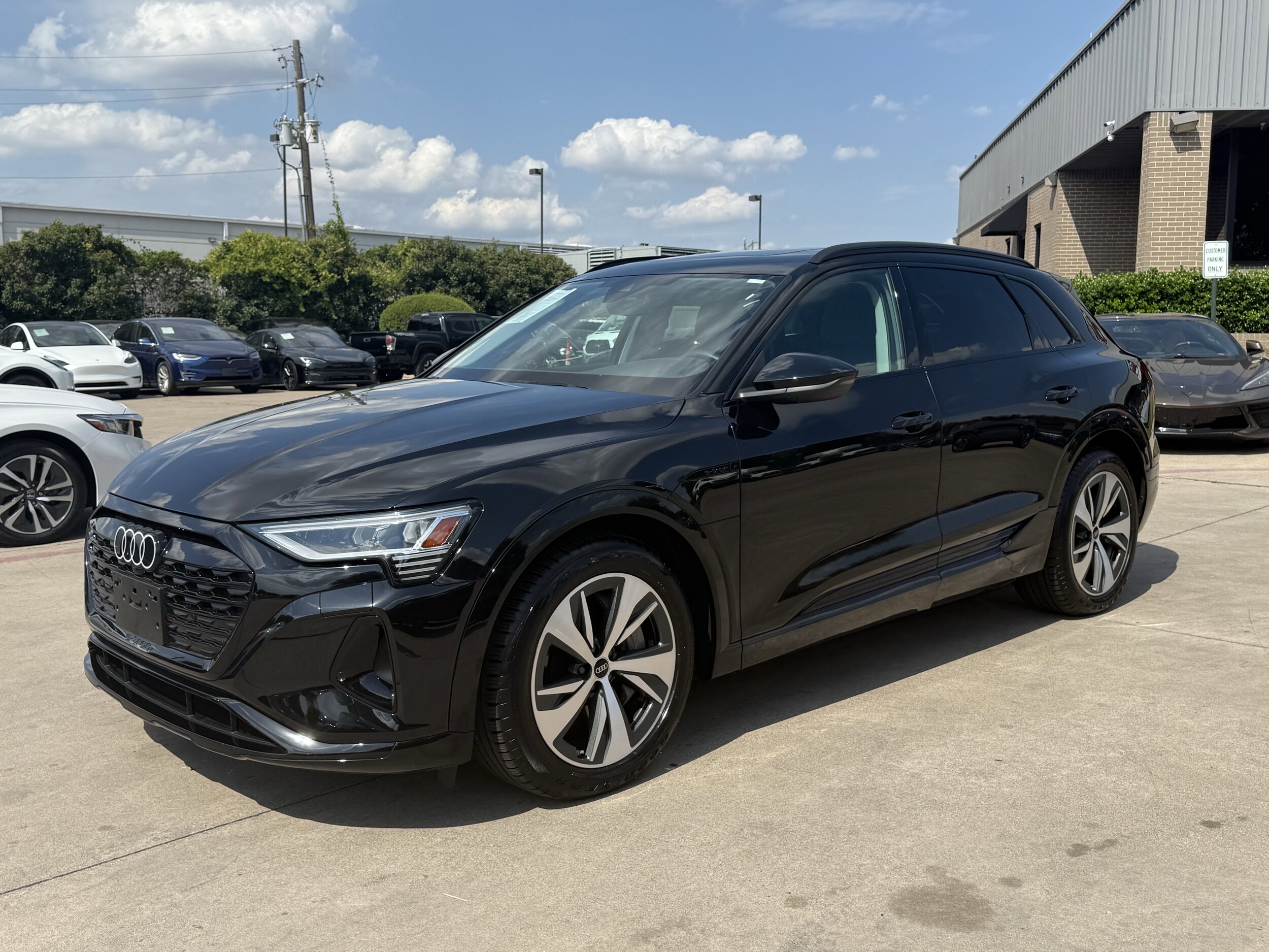 2024 Audi Q8 E-tron Premium photo 3