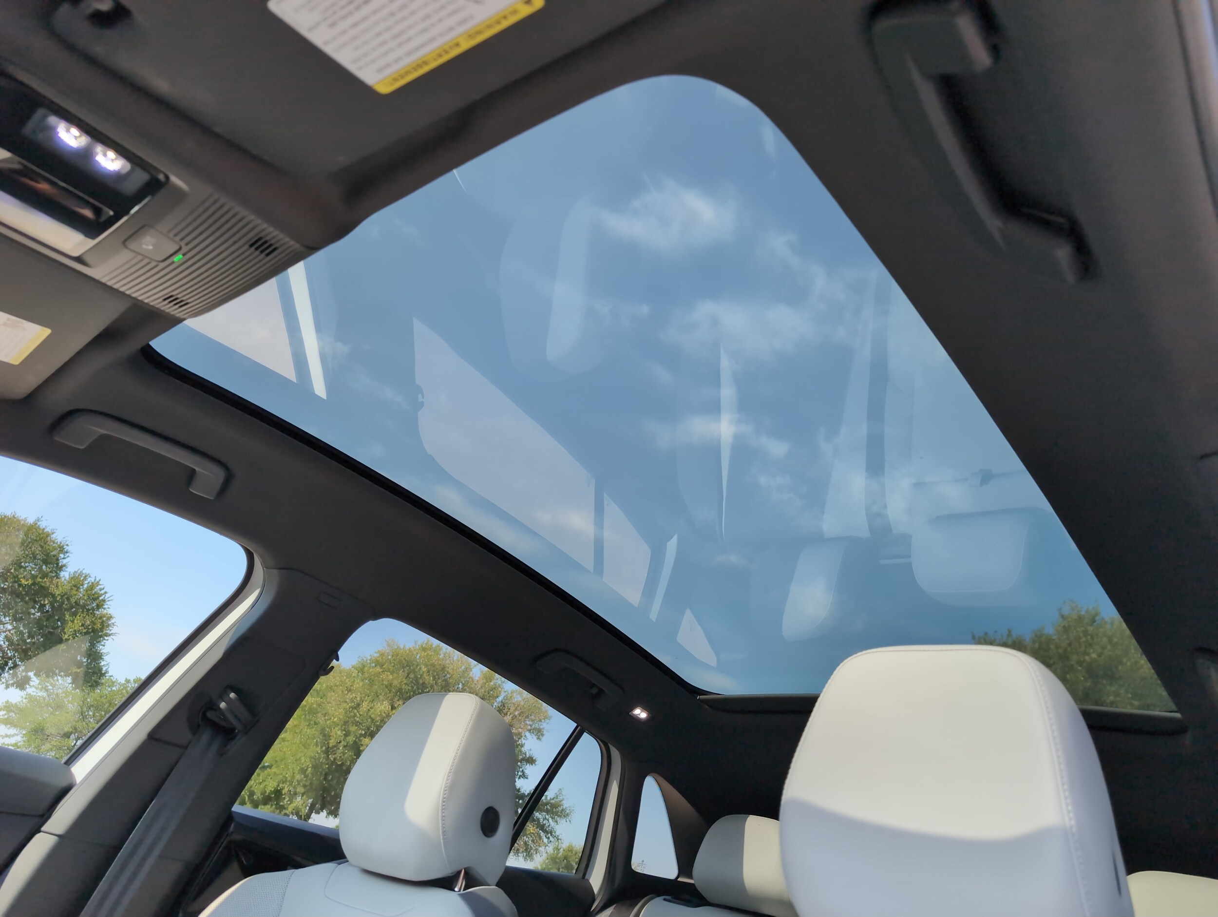 2022 Volkswagen ID.4 Pro S Gradient photo 3