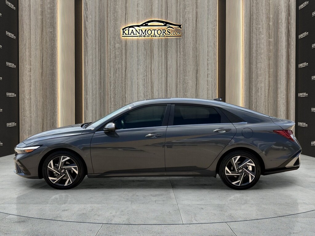 Used 2025 Hyundai Elantra SEL Convenience Sedan