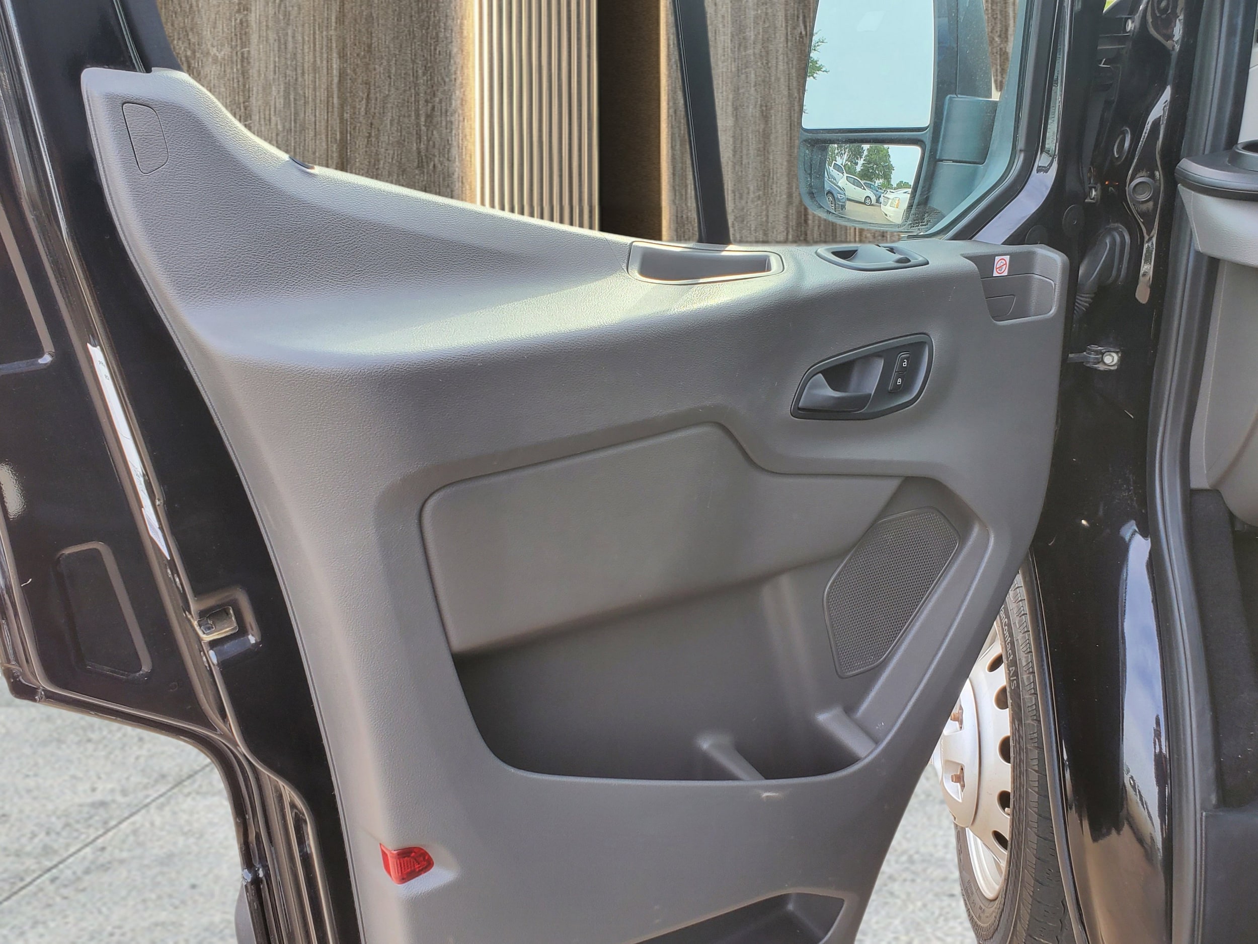2020 Ford Transit Passenger Van XLT - Photo 29