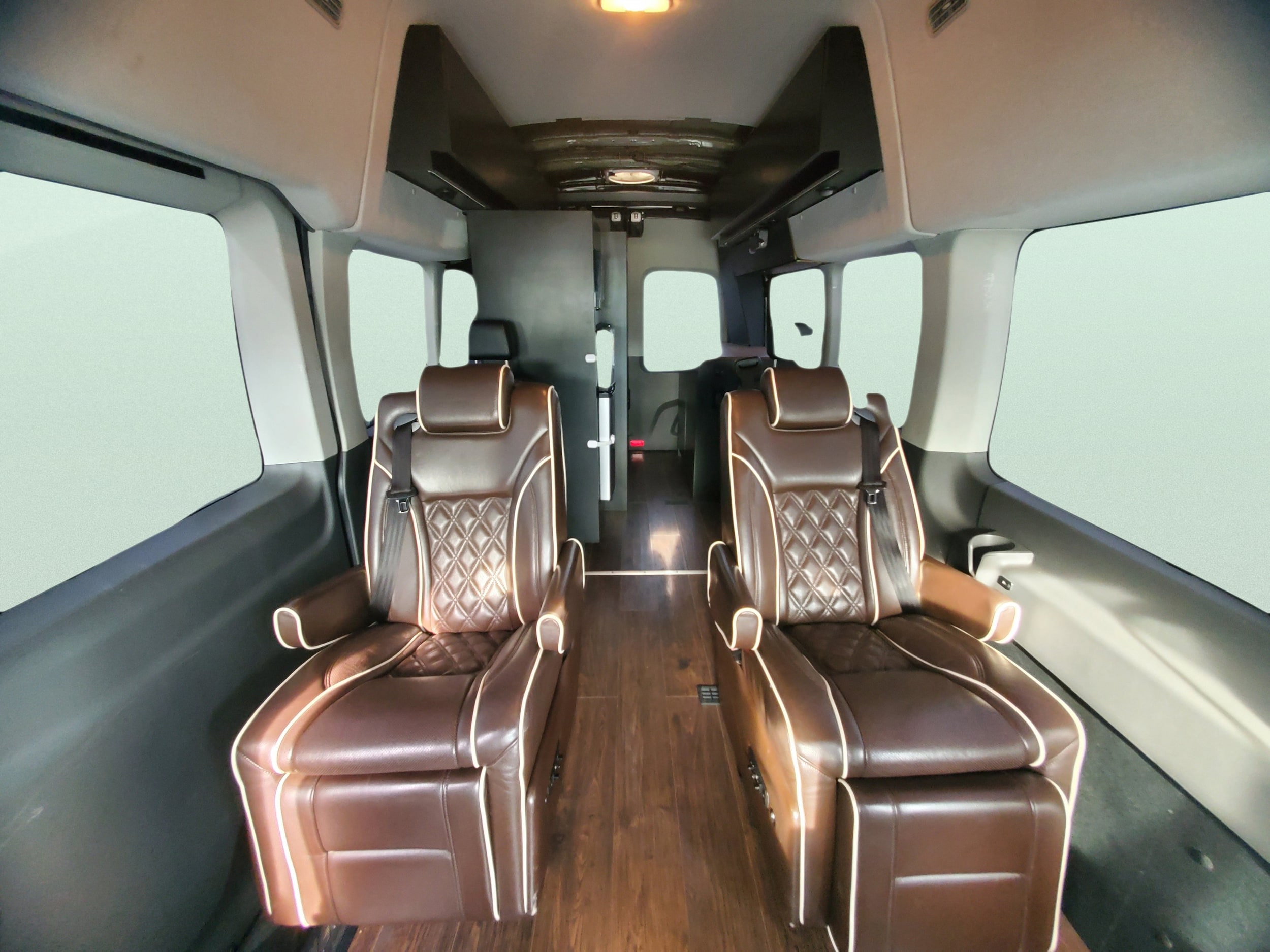 2020 Ford Transit Passenger Van XLT - Photo 39