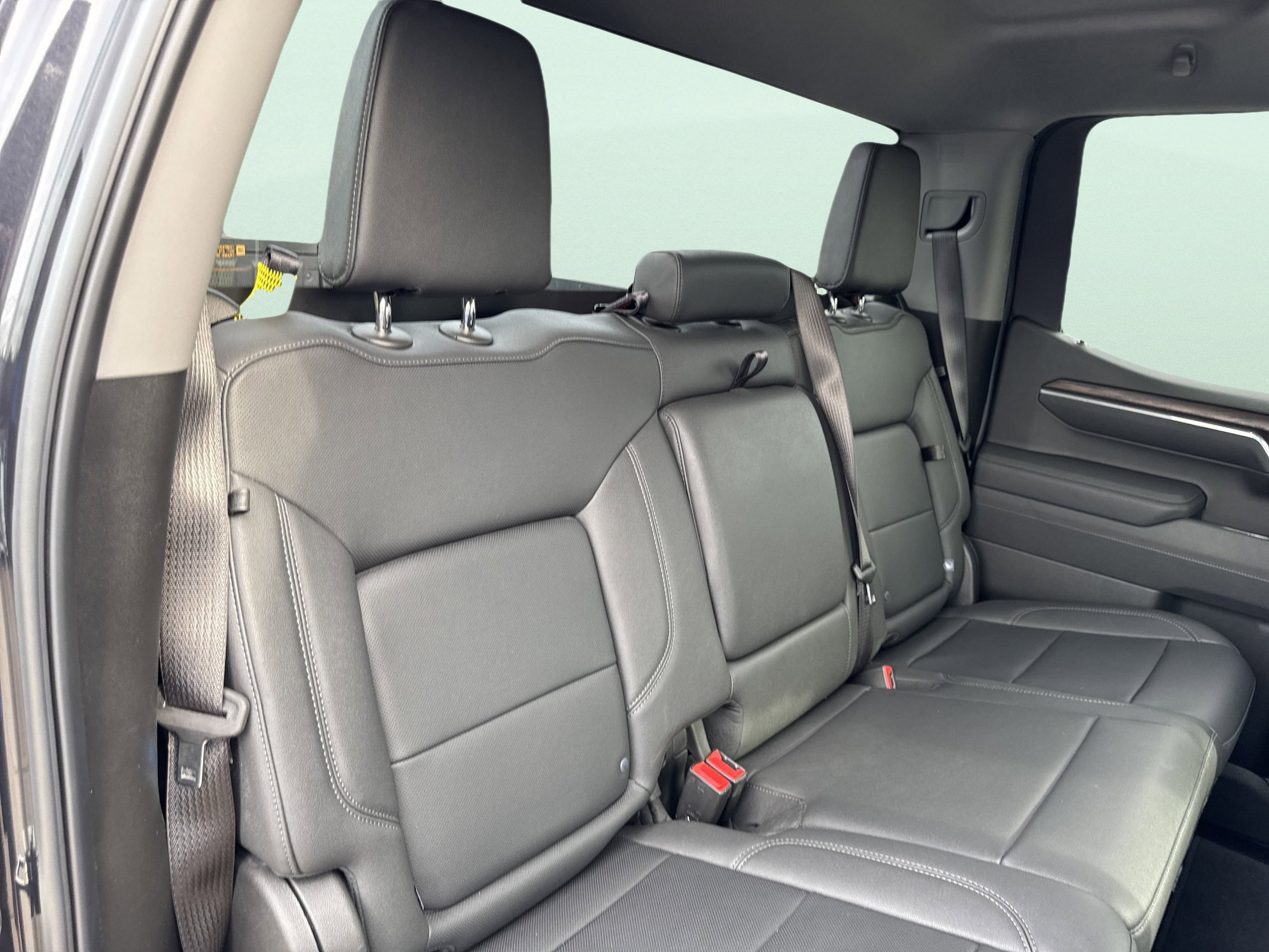 2025 GMC Sierra 1500 SLT - Photo 36