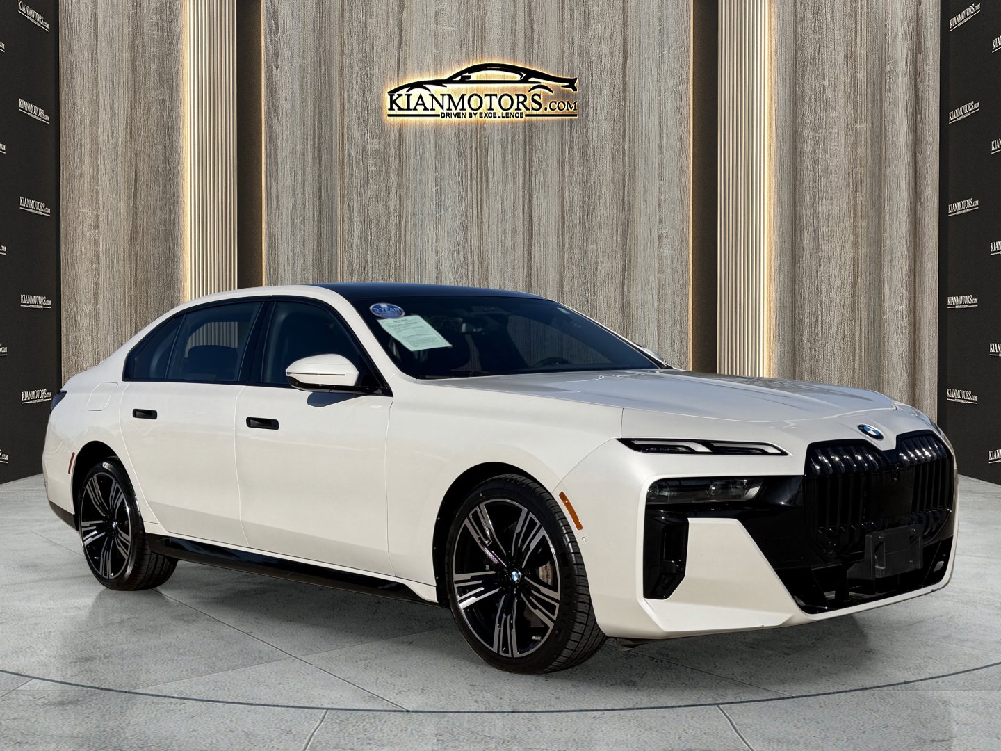 2023 BMW 7 Series 740i's photo