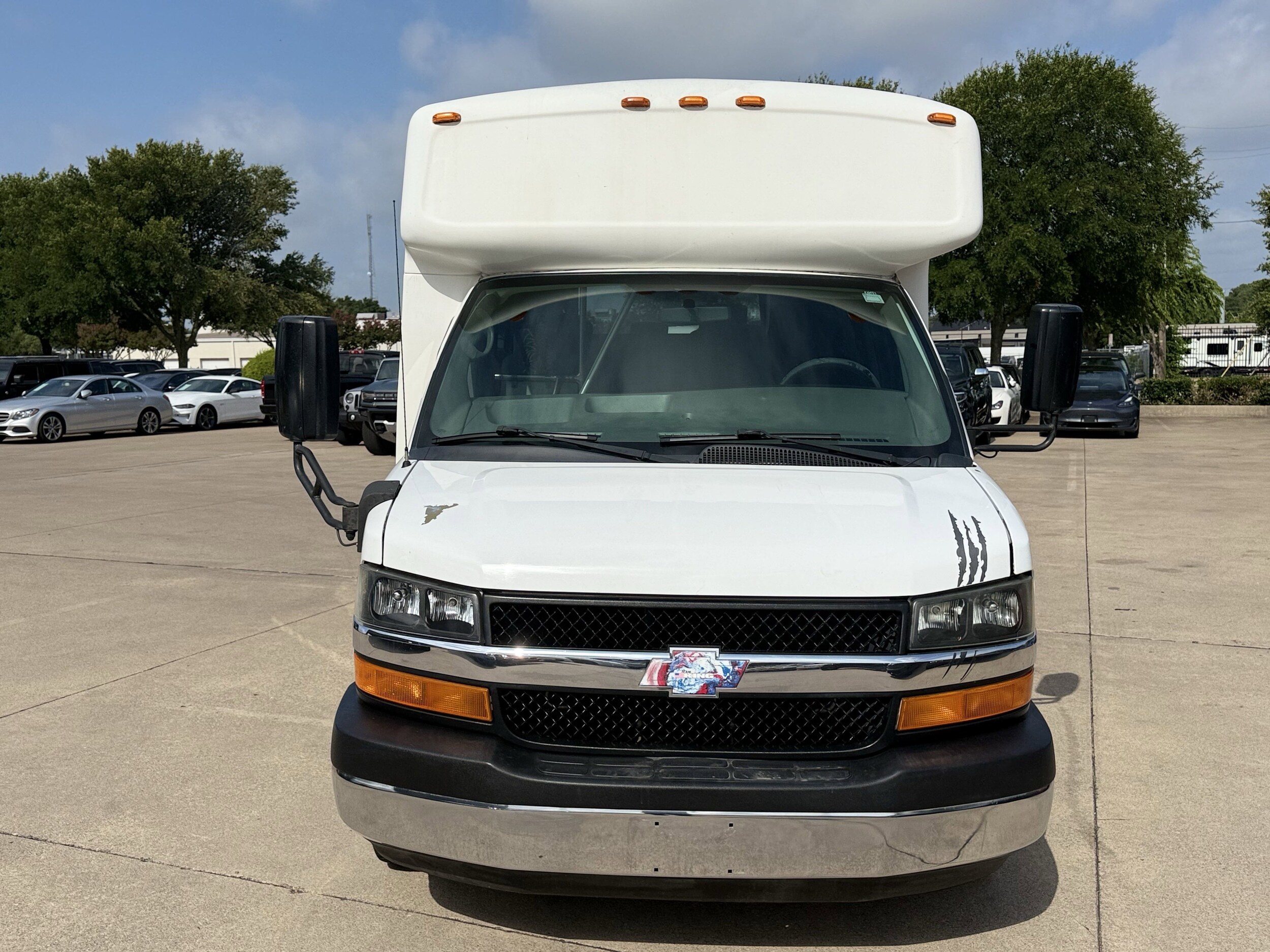 2014 Chevrolet Express 3500 Cutaway photo 4