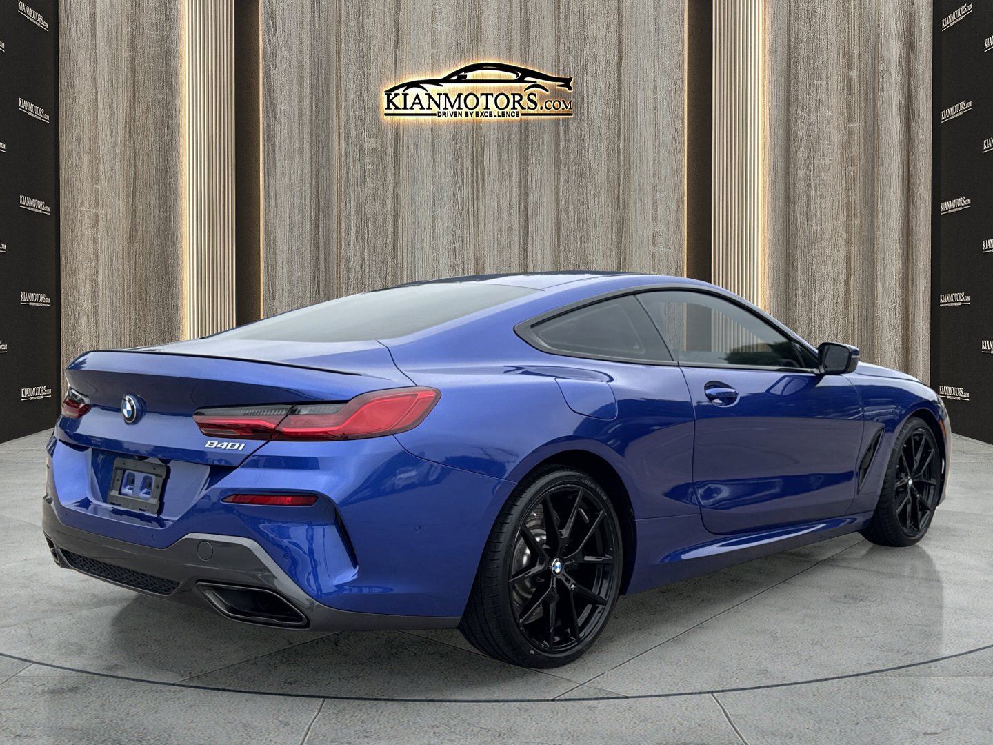 2025 BMW 8 Series 840i - Photo 6