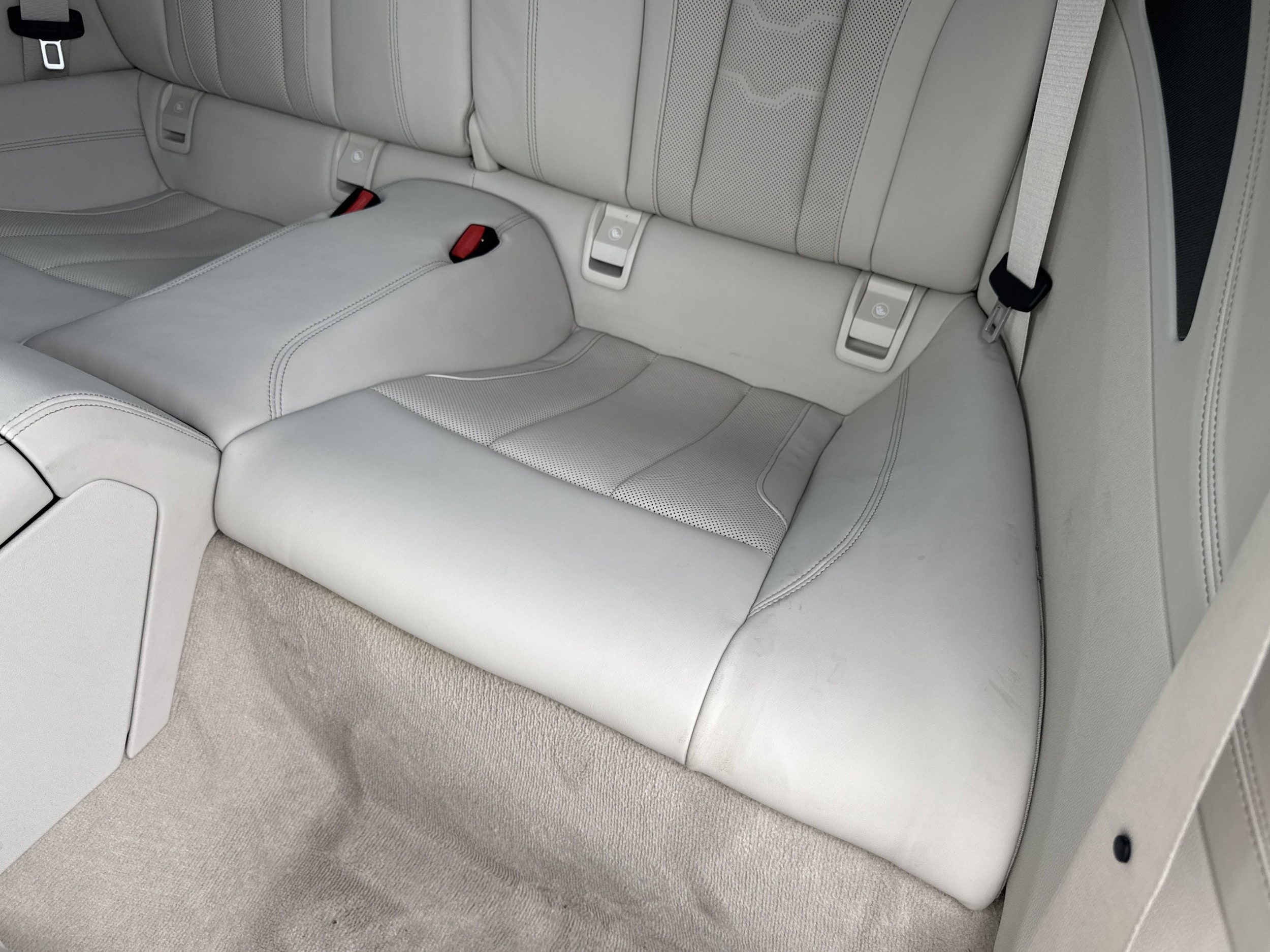 2025 BMW 8 Series 840i - Photo 27