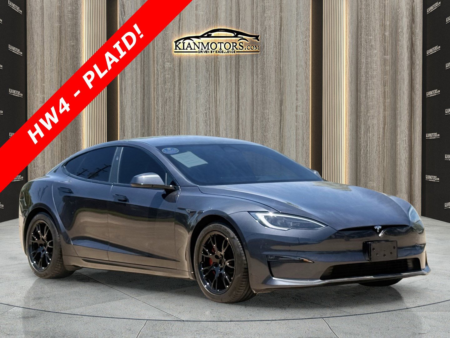 2025 Tesla Model S Plaid's photo