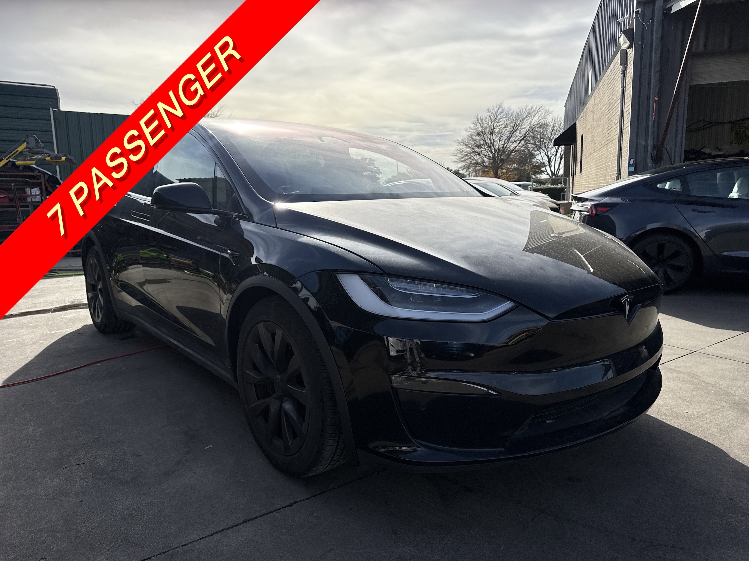 2023 Tesla Model X Long Range's photo