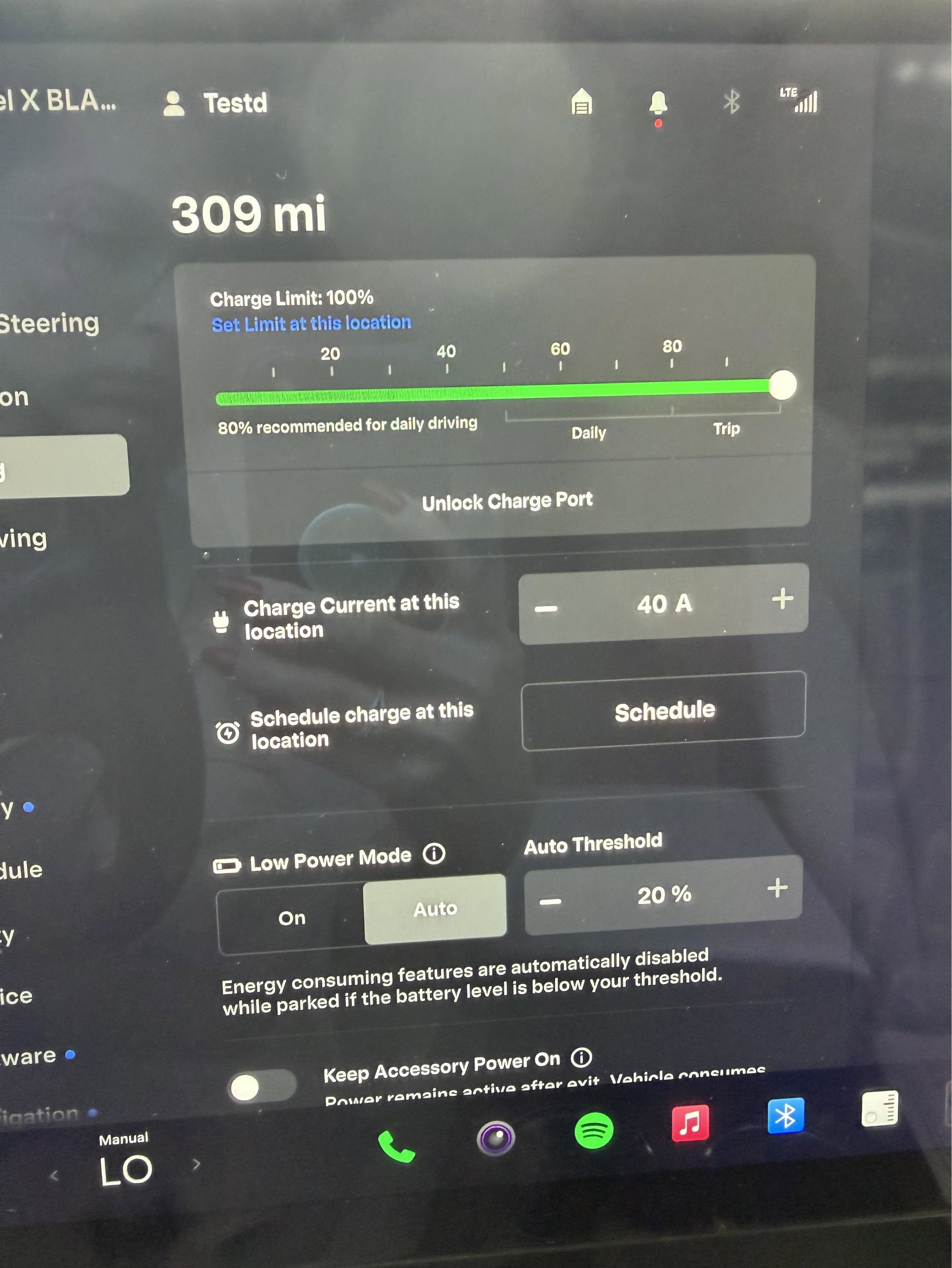 2022 Tesla Model X Long Range's photo