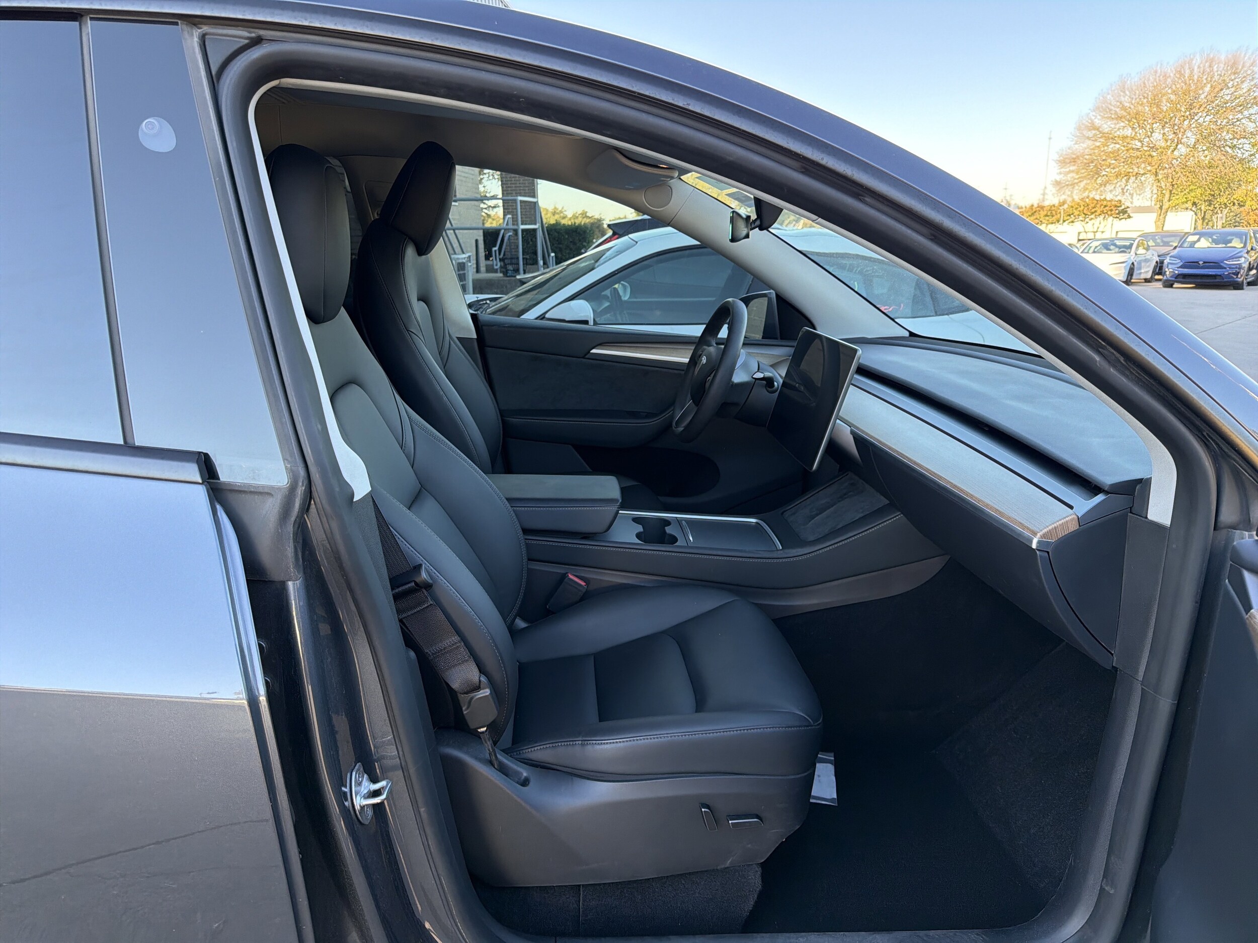 2023 Tesla Model Y Long Range photo 2