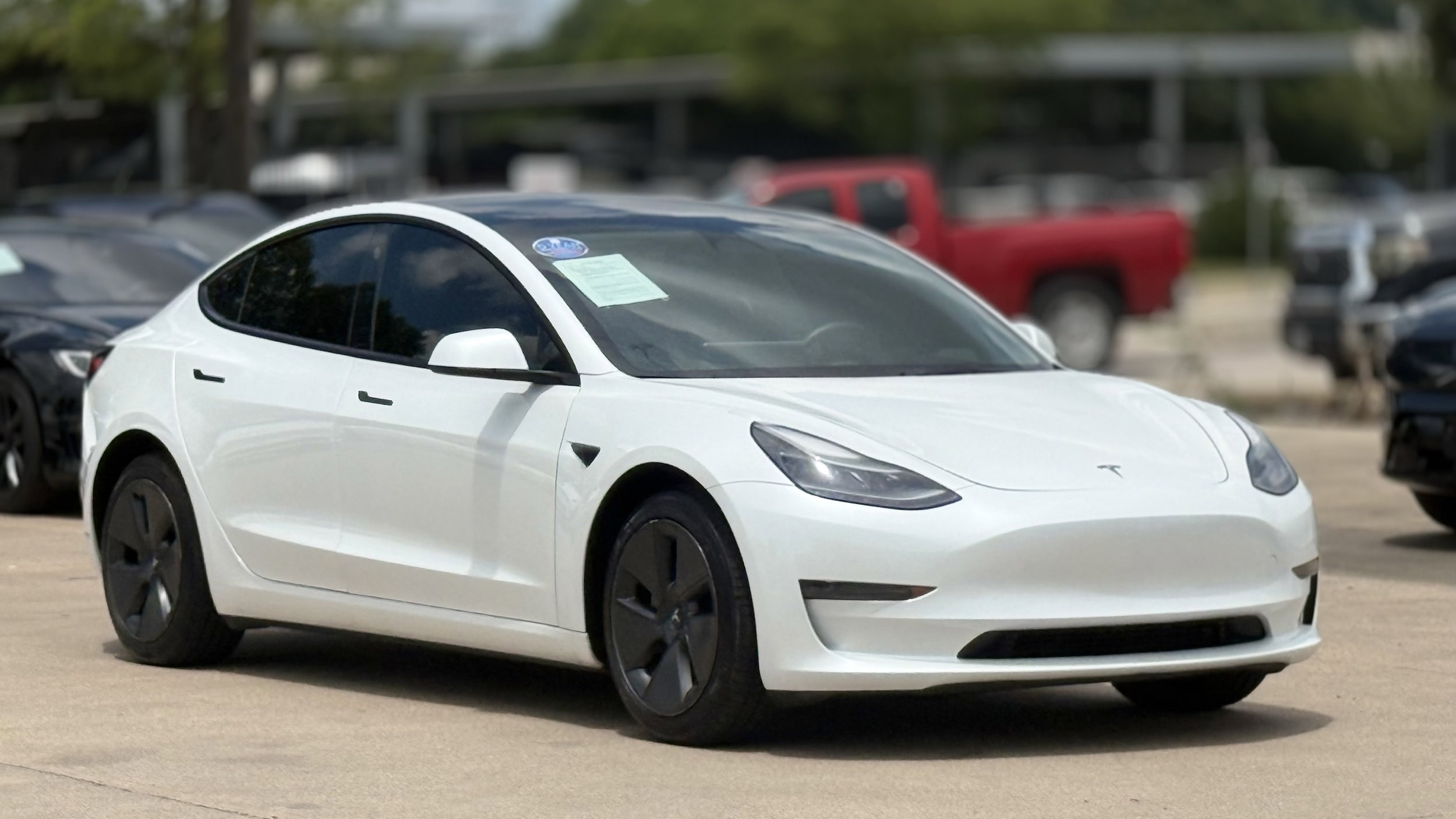 2023 Tesla Model 3 -'s photo