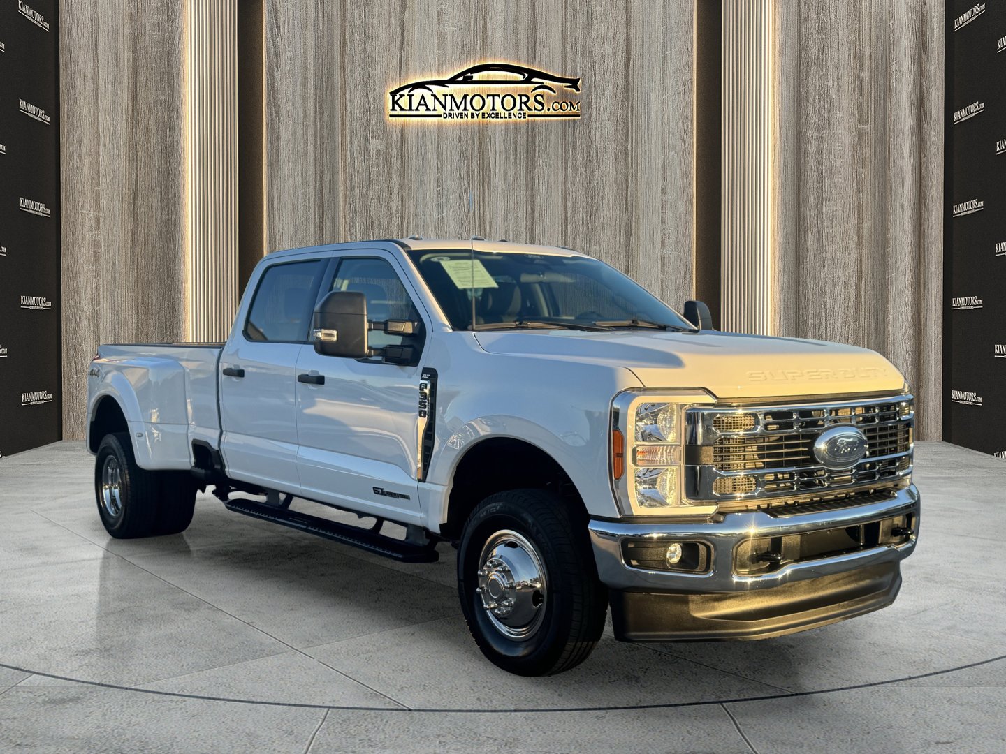 2024 Ford F-350 Super Duty XLT's photo