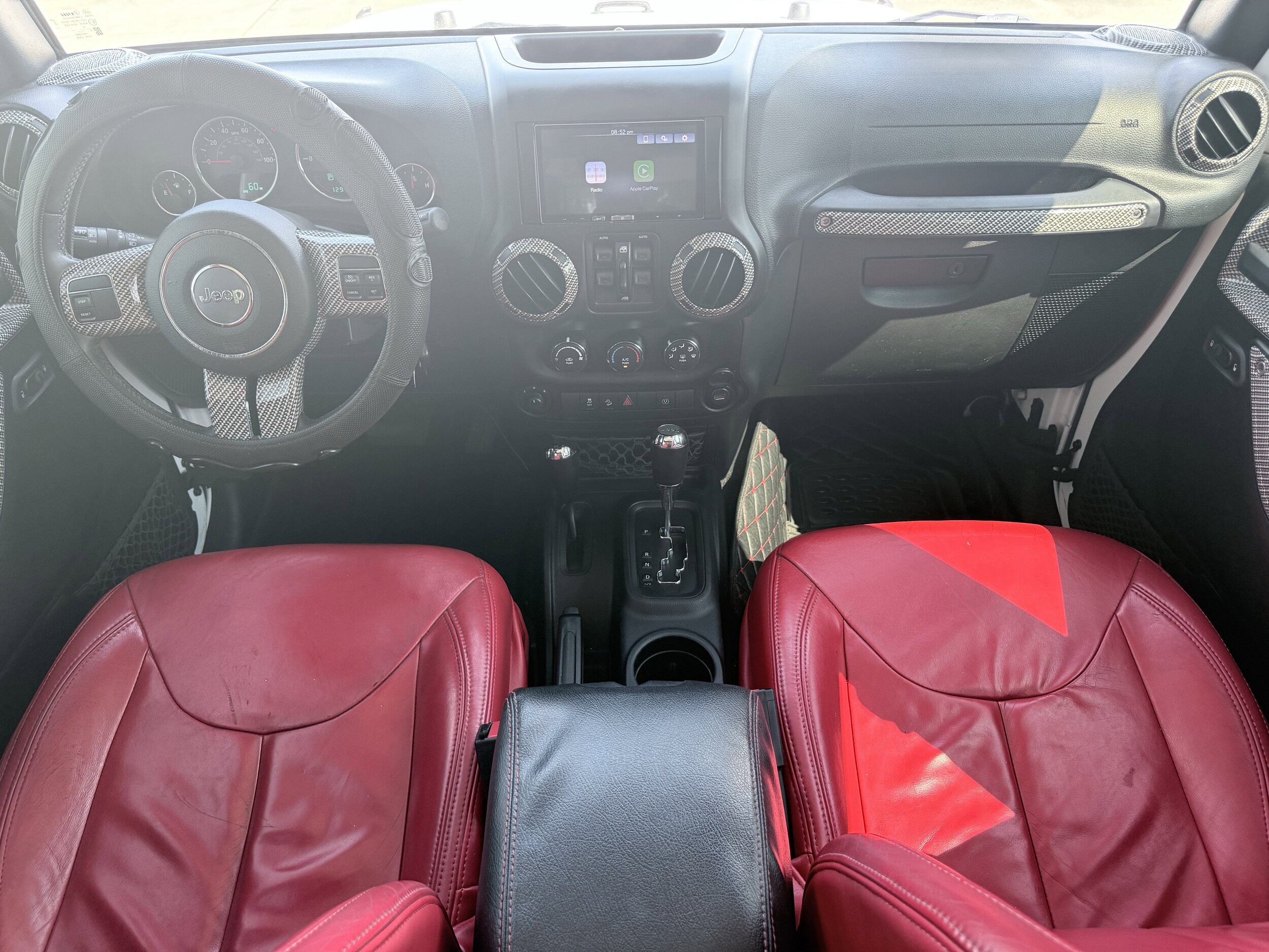 2017 Jeep Wrangler Unlimited Sahara photo 2