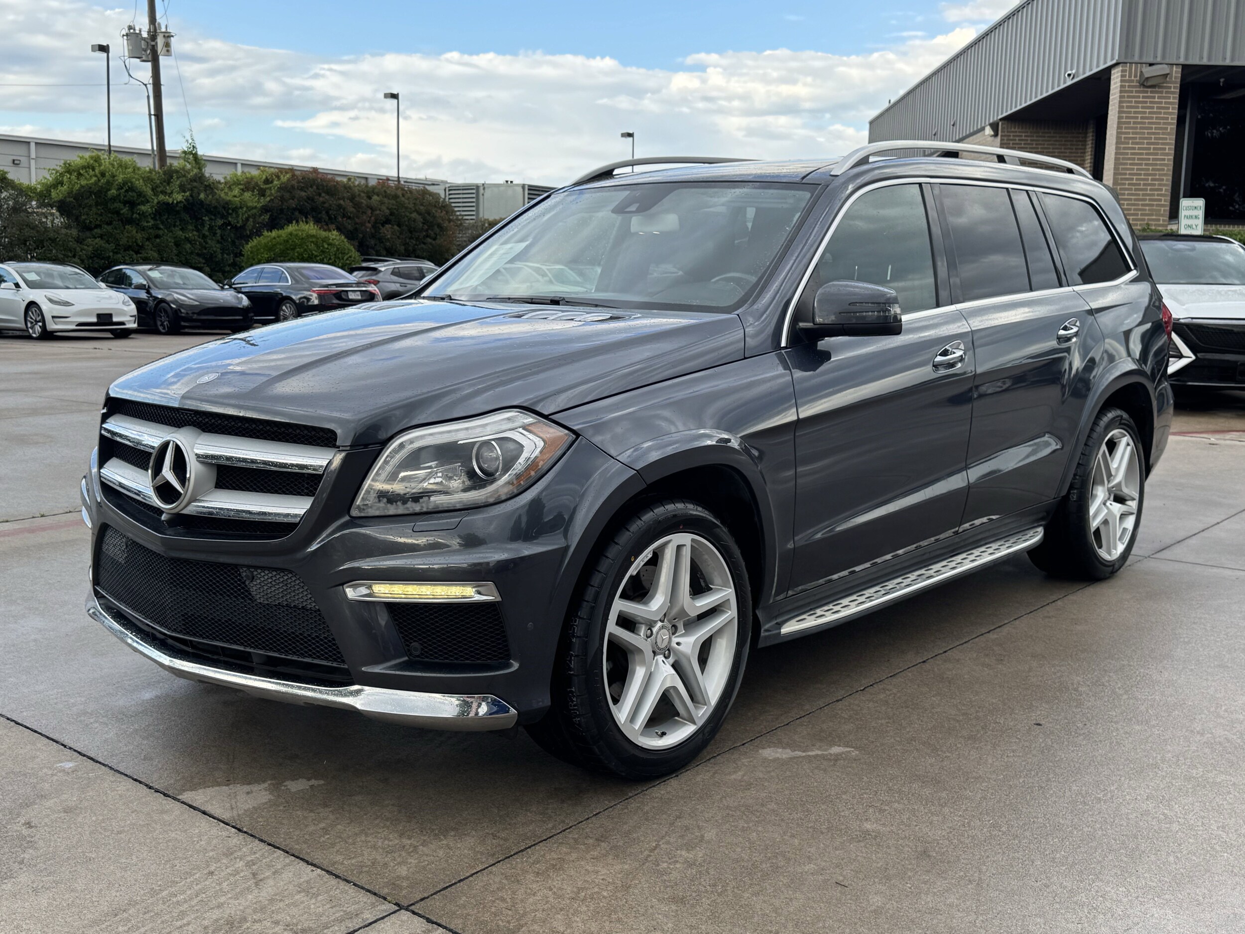 2015 Mercedes Benz GL 550 photo 2