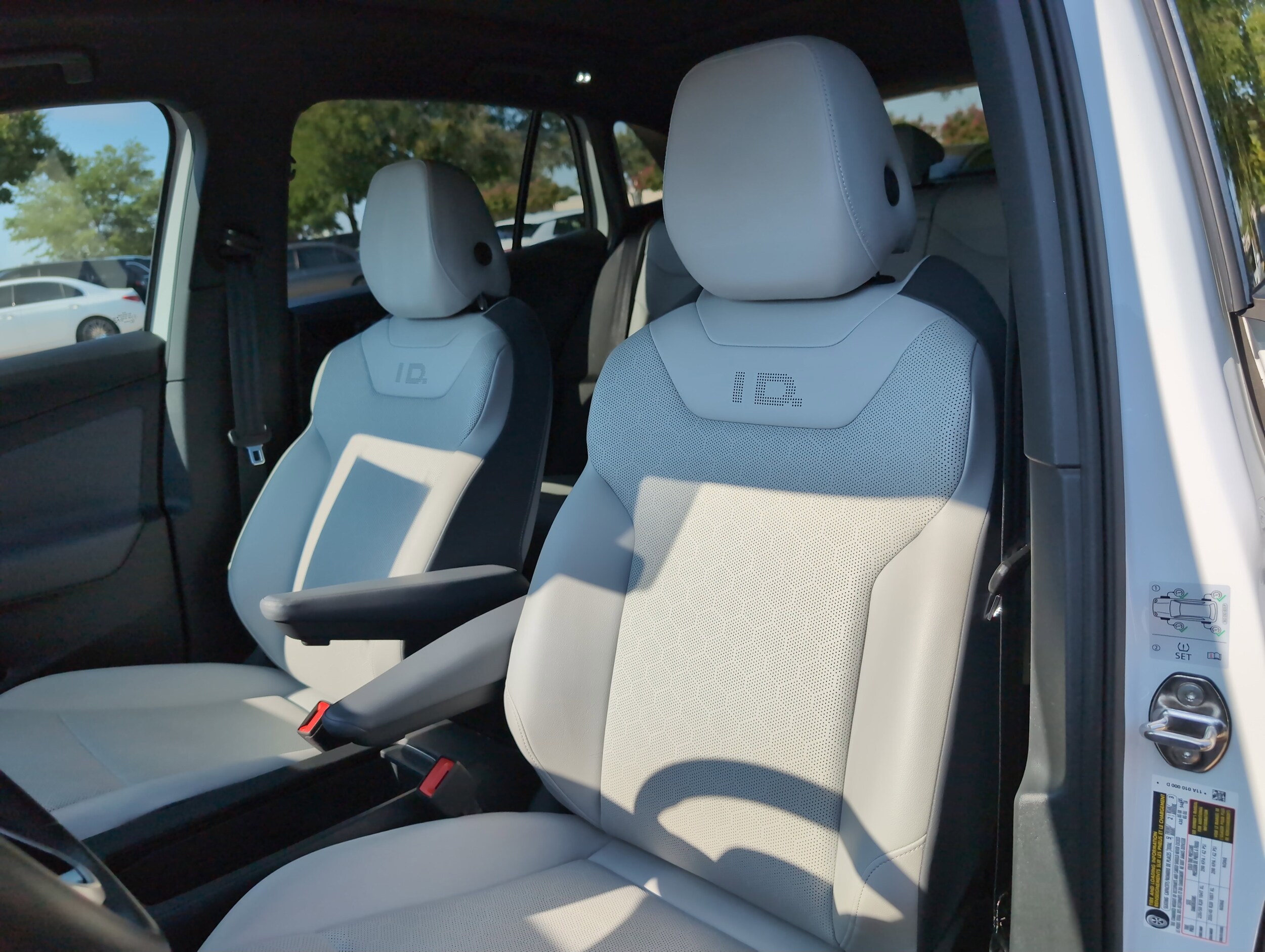 2022 Volkswagen ID.4 Pro S Gradient photo 4