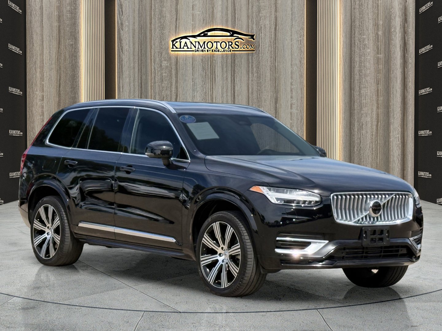2025 Volvo XC90 T8 Recharge Ultra Bright 4WD's photo