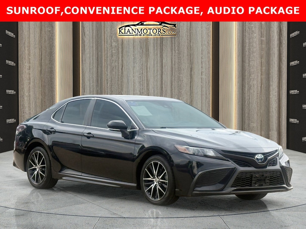 Used 2022 Toyota Camry Hybrid SE Hybrid Sedan