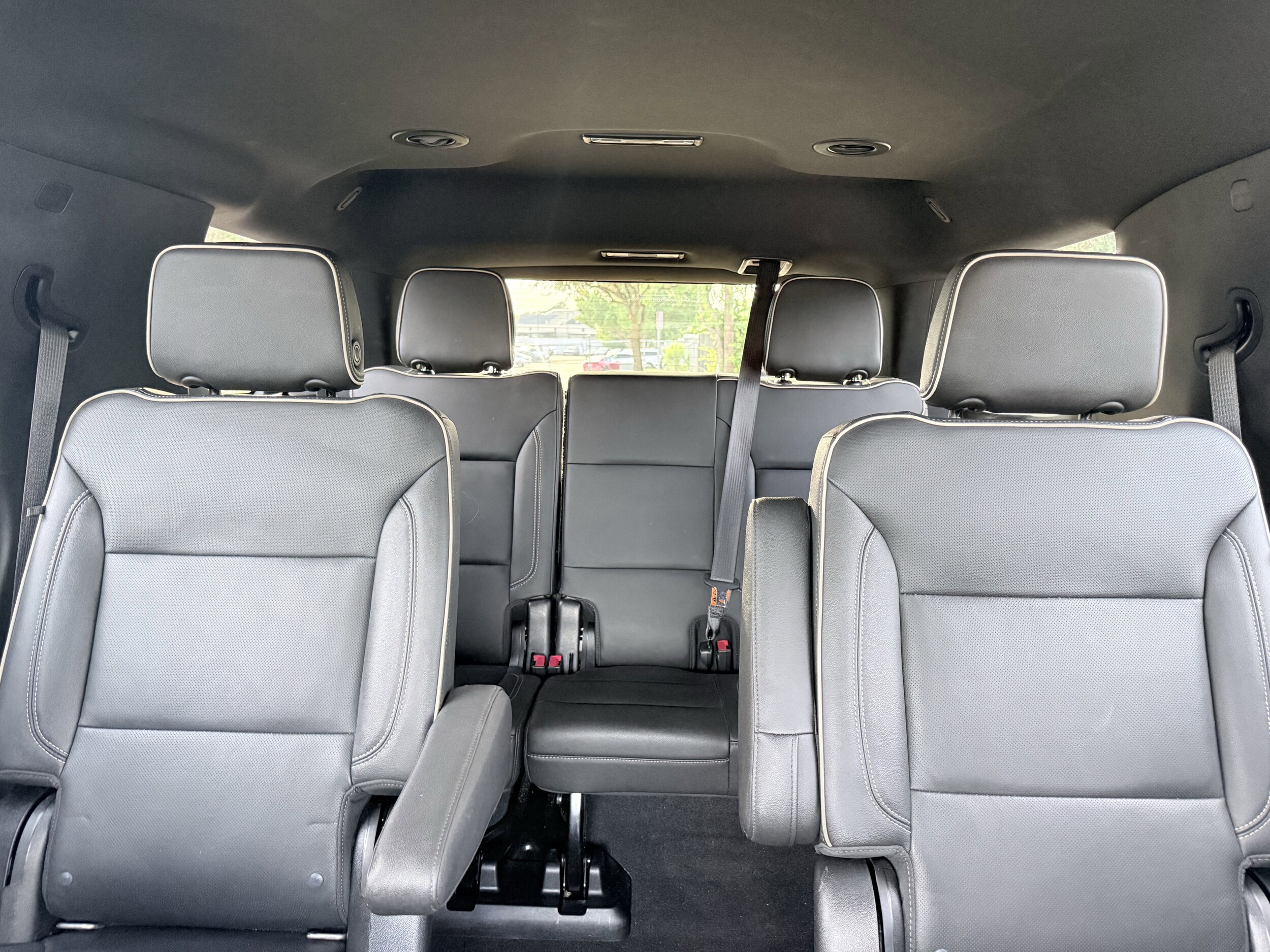 2021 Chevrolet Tahoe Premier photo 3