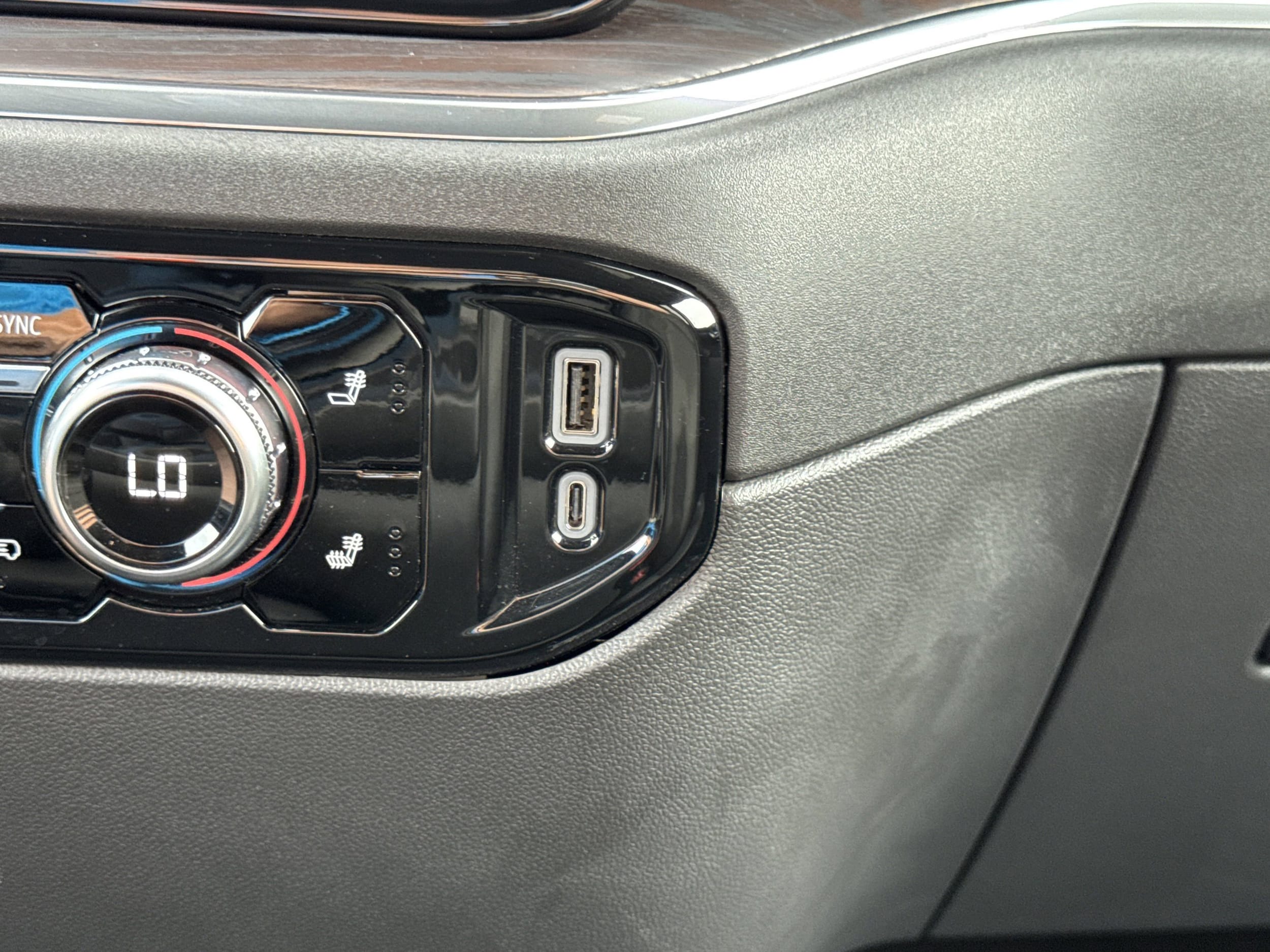 2025 GMC Sierra 1500 SLT - Photo 69