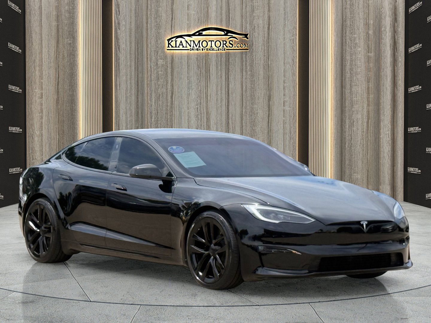 2023 Tesla Model S Plaid's photo