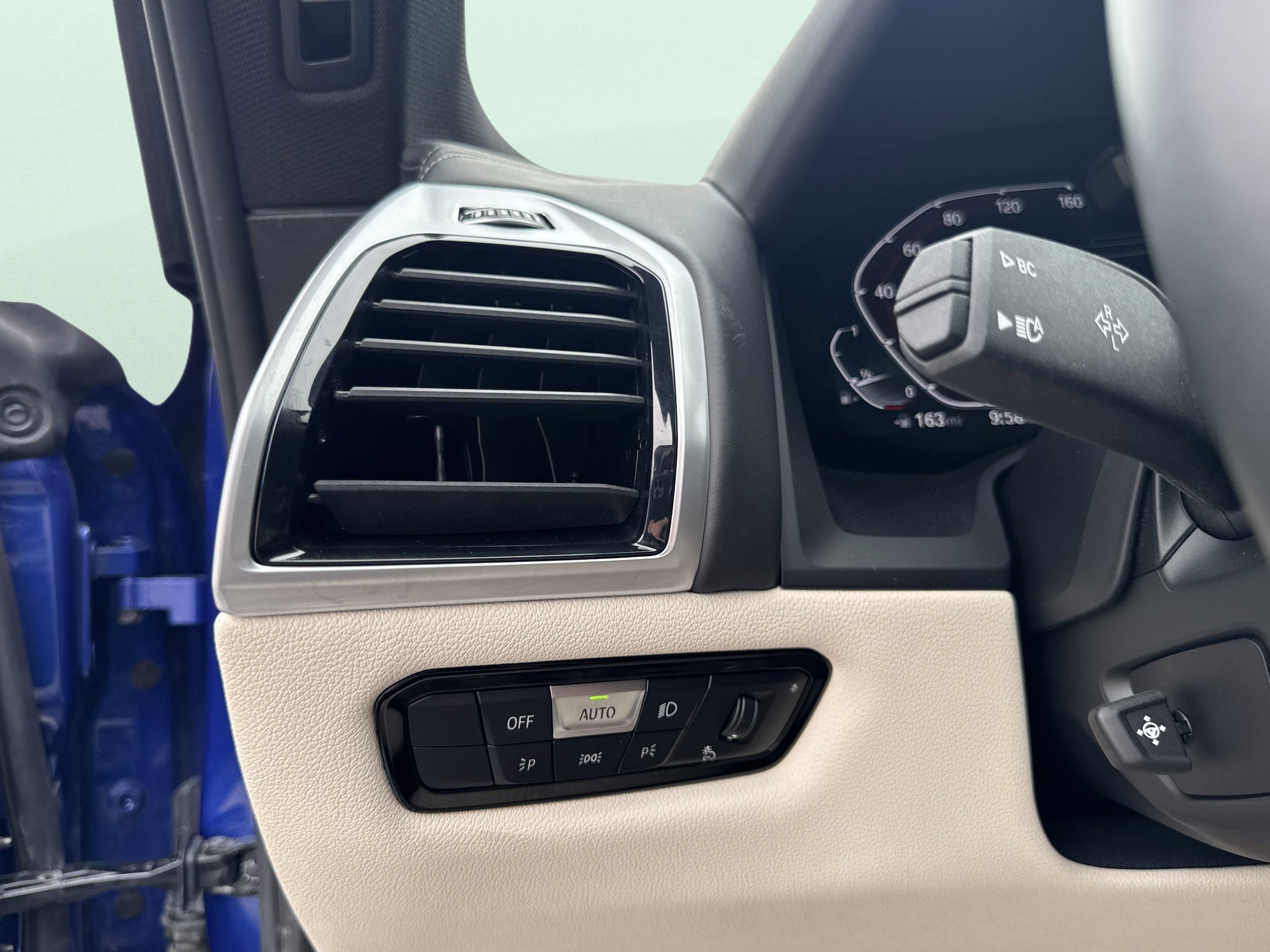 2025 BMW 8 Series 840i - Photo 29