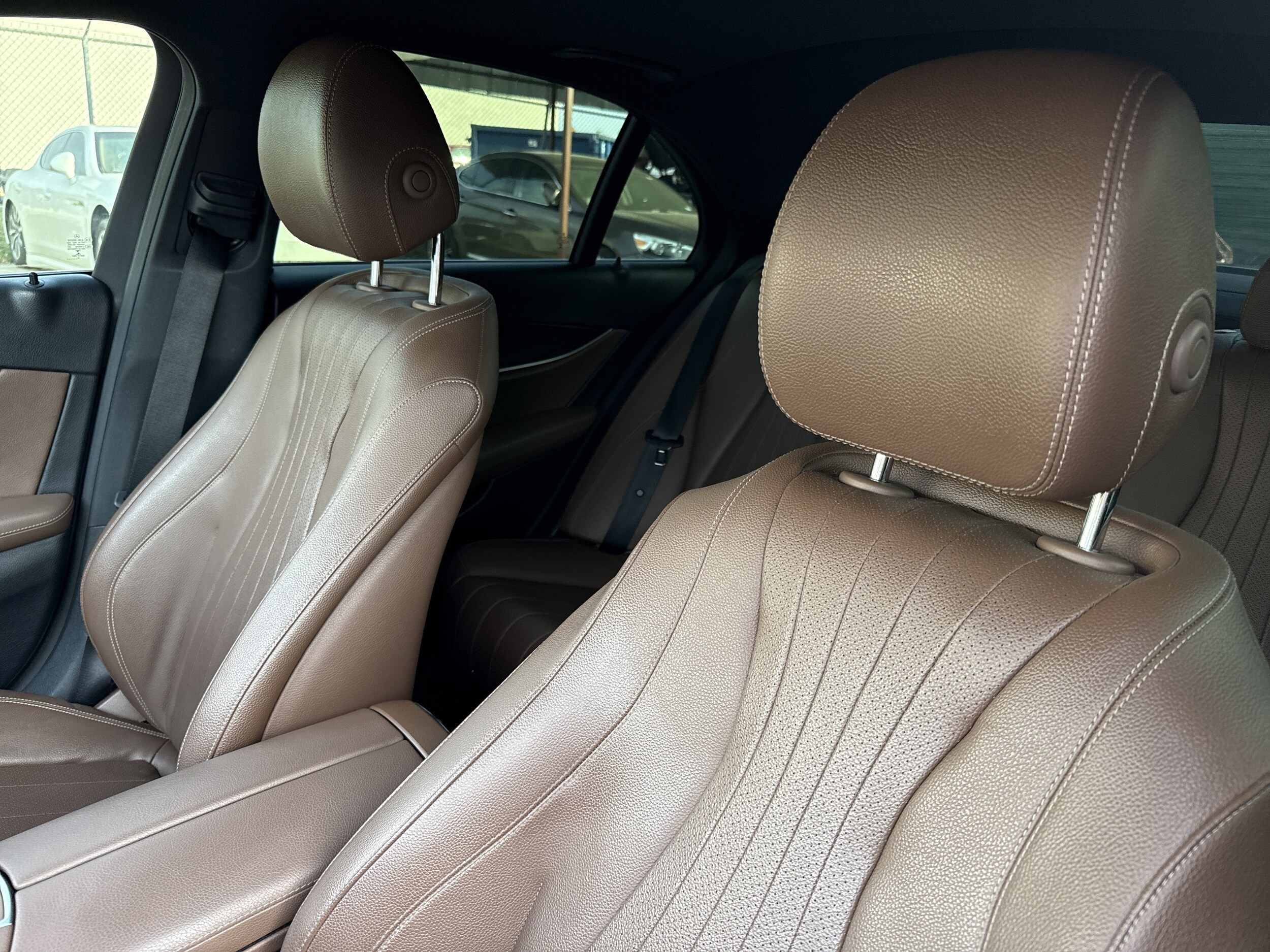 2017 Mercedes Benz E 300 photo 3