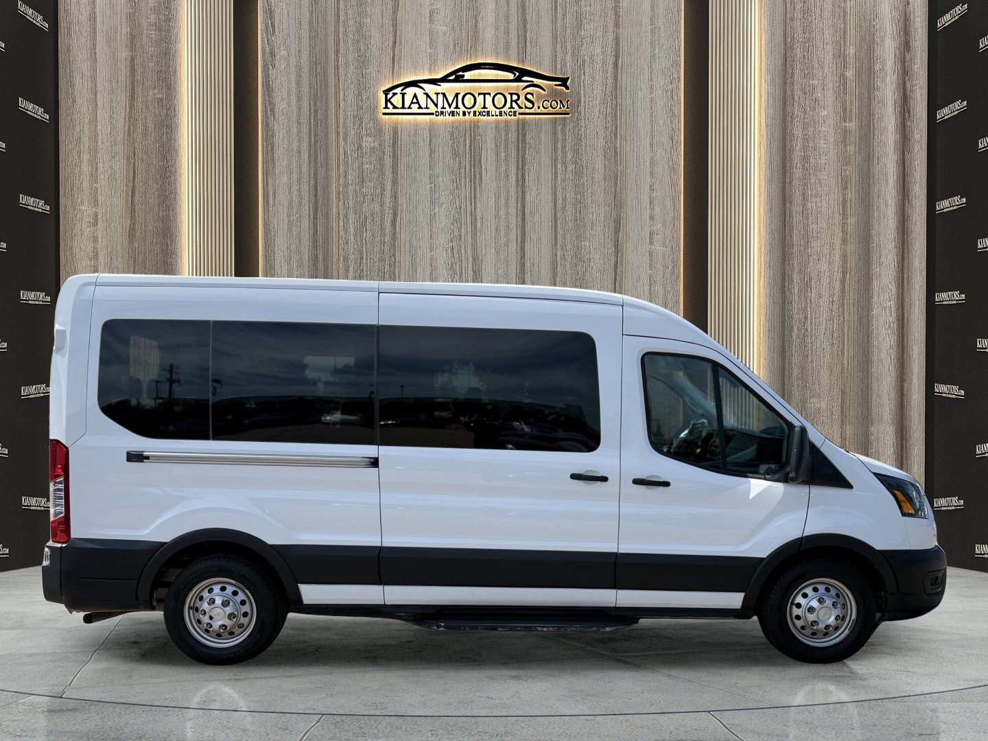 2023 Ford Transit Passenger Van XL - Photo 8