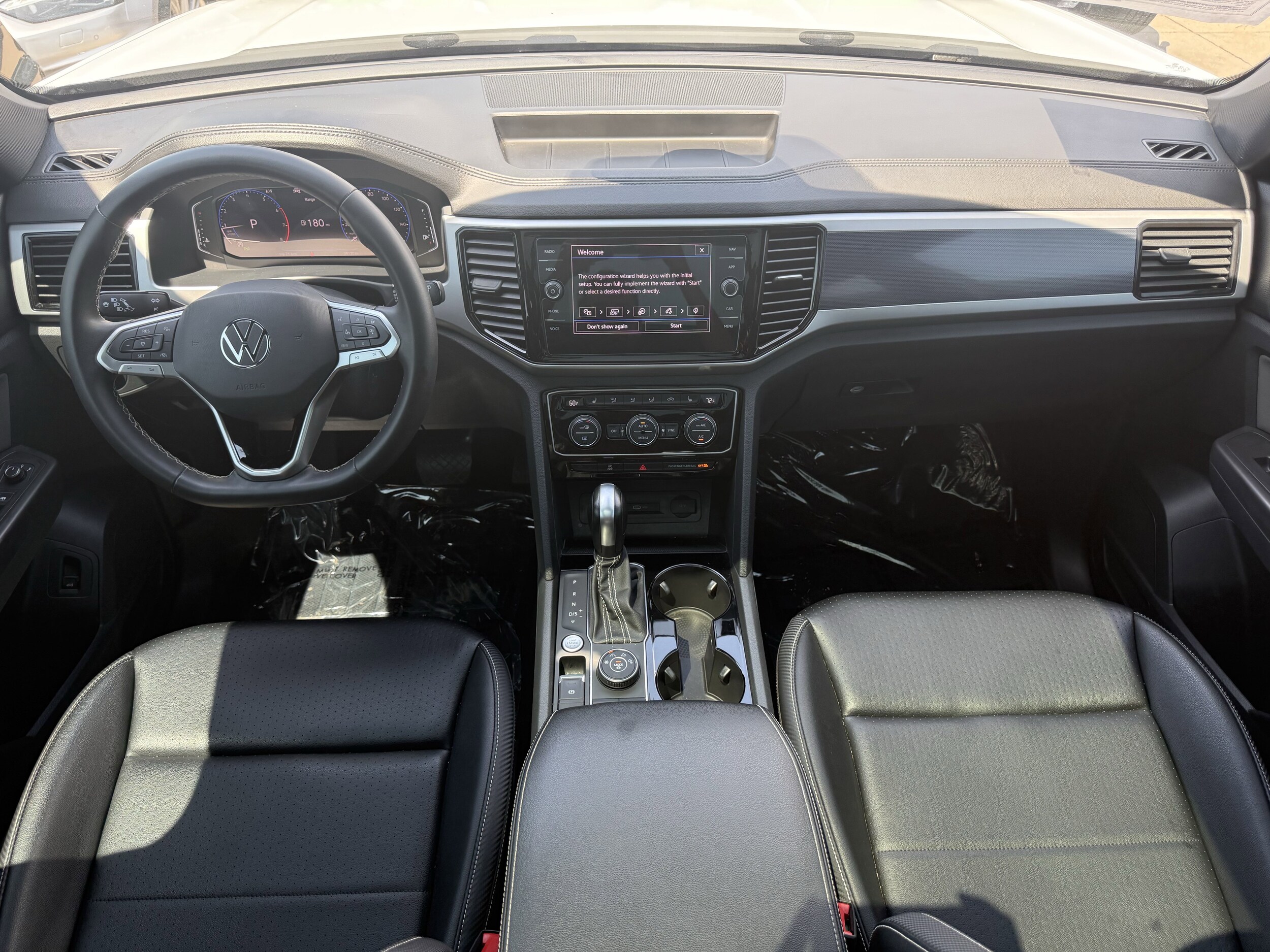 2022 Volkswagen Atlas Cross Sport V6 SEL photo 2