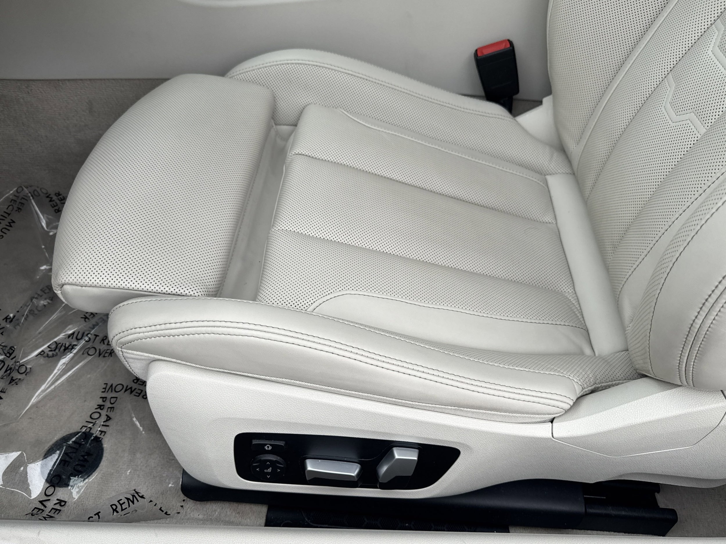 2025 BMW 8 Series 840i - Photo 14