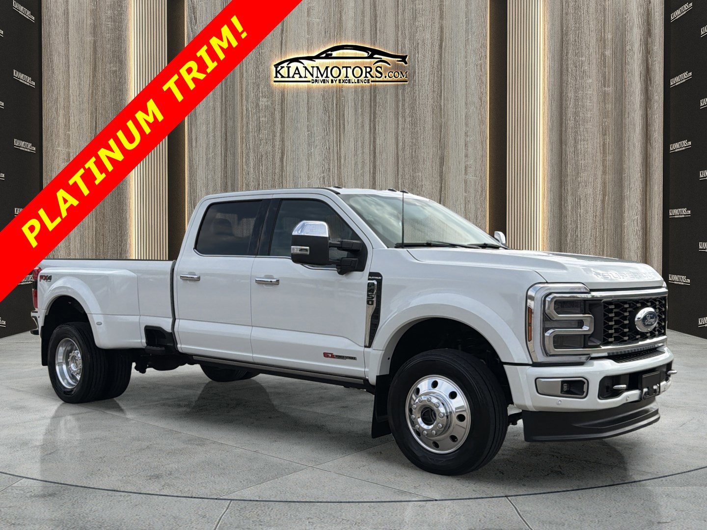 2024 Ford F-450 Super Duty Platinum's photo